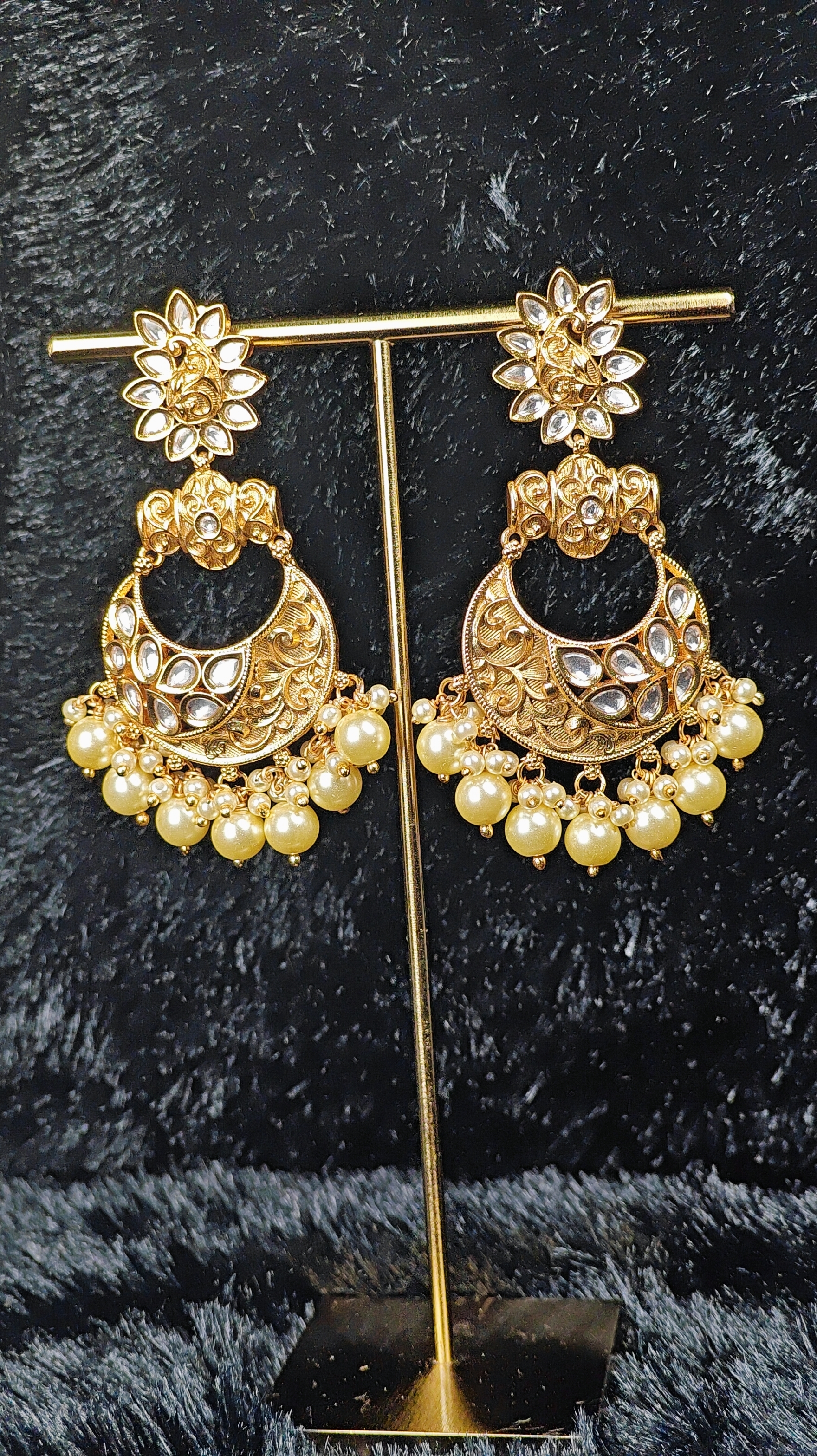 Golden Pearl Kundan Chaandbali