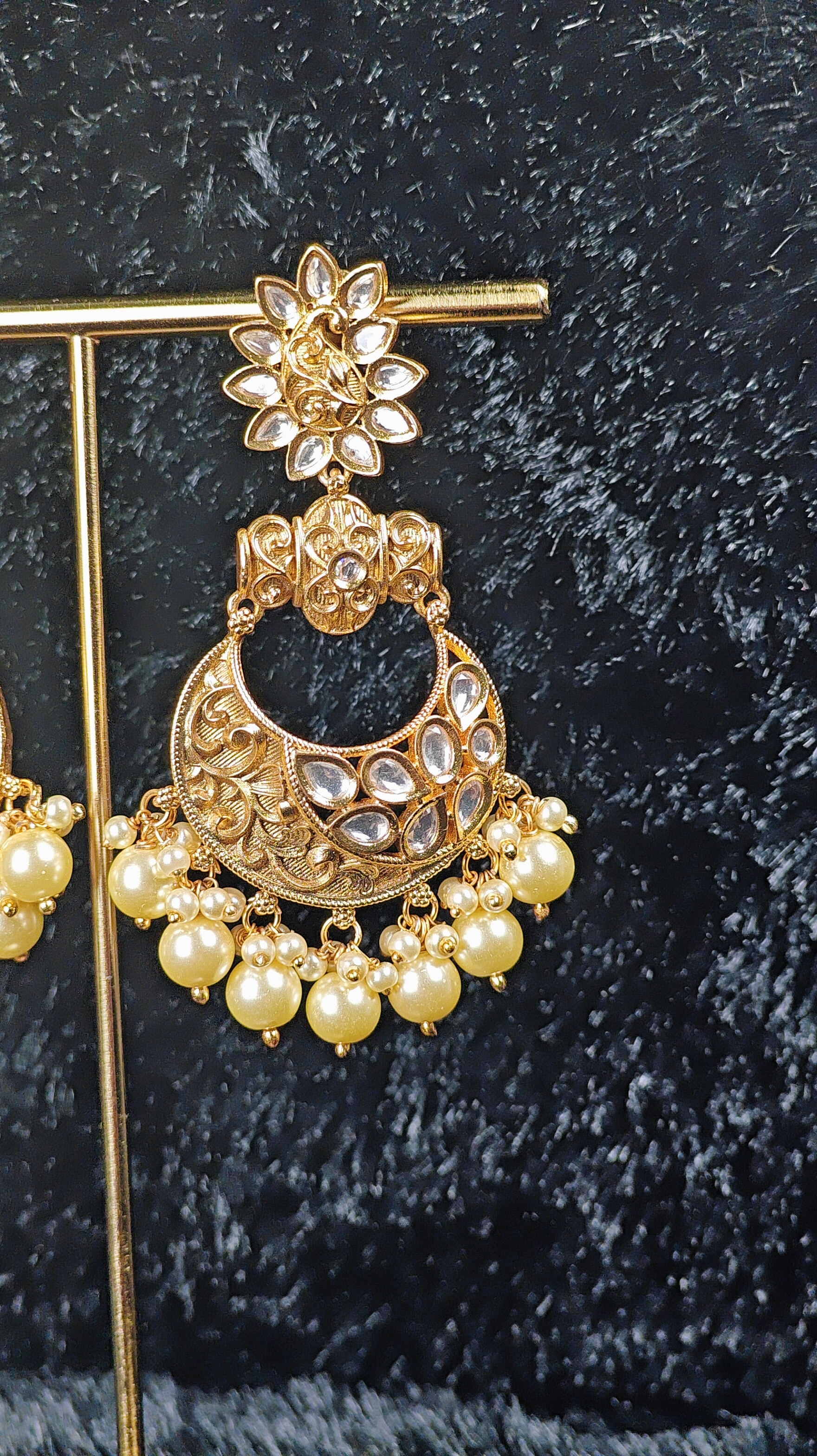 Golden Pearl Kundan Chaandbali