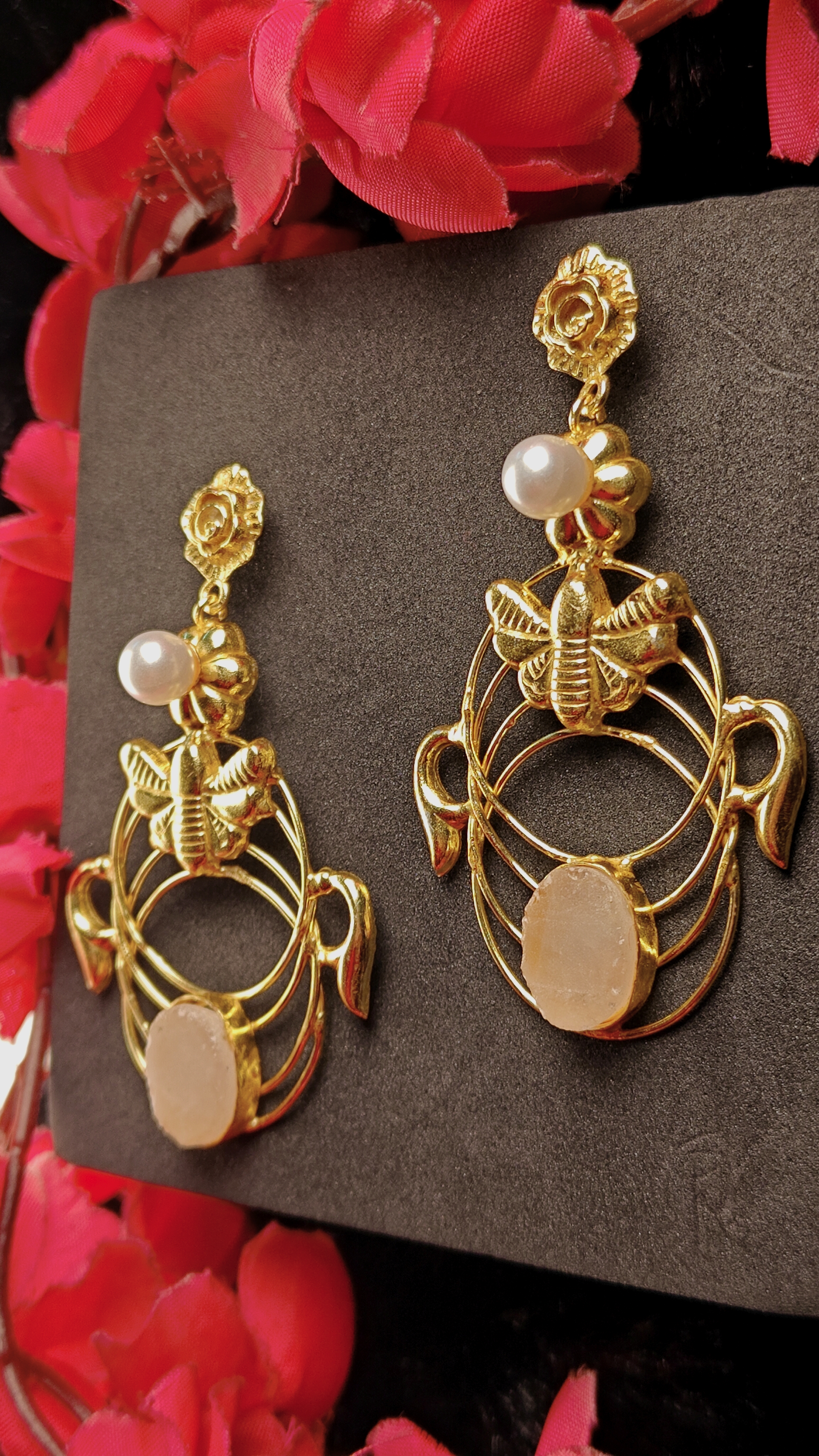 Gold-Plated Bee Motif Earrings With Pearl