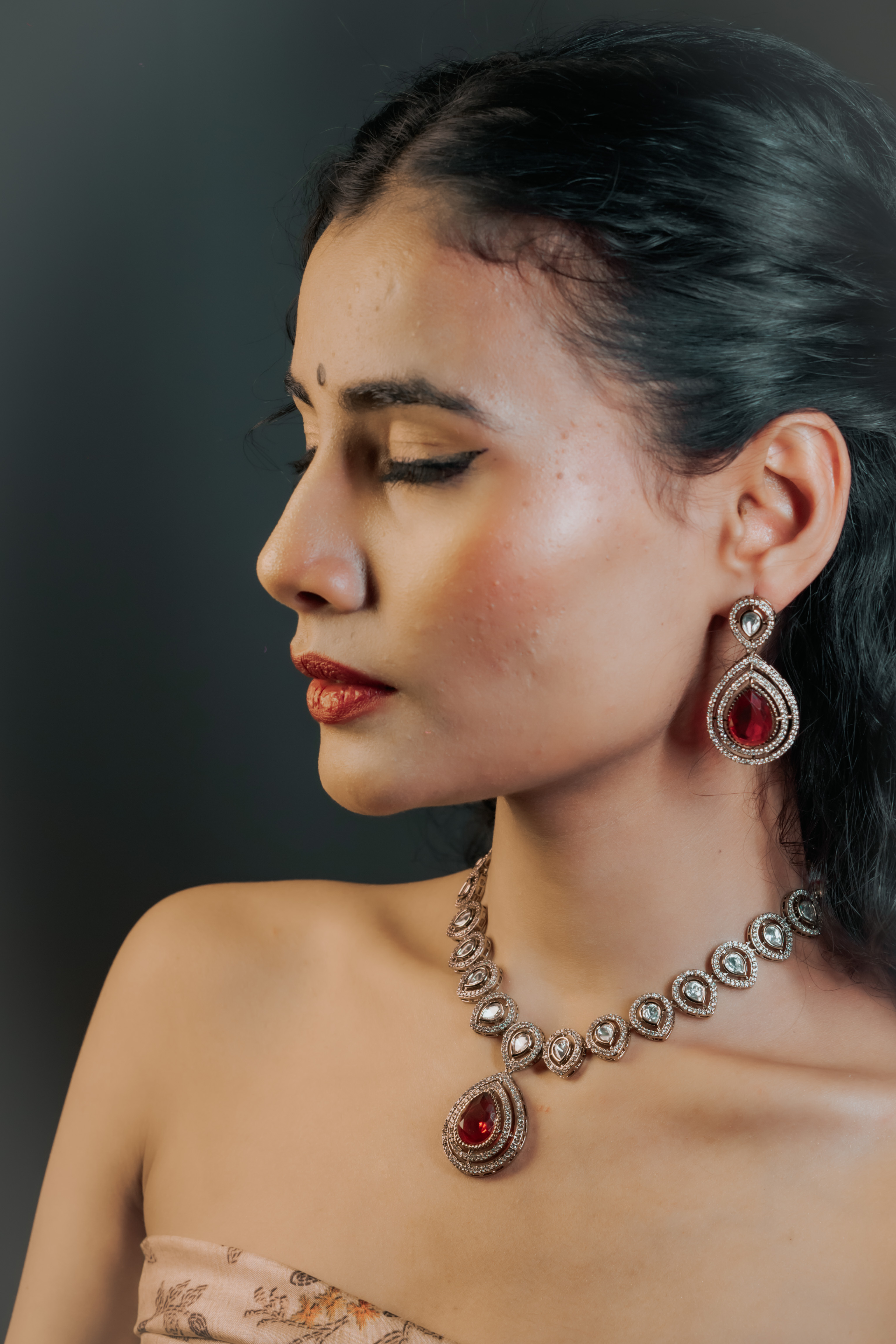 Antique Red Teardrop Kundan Necklace