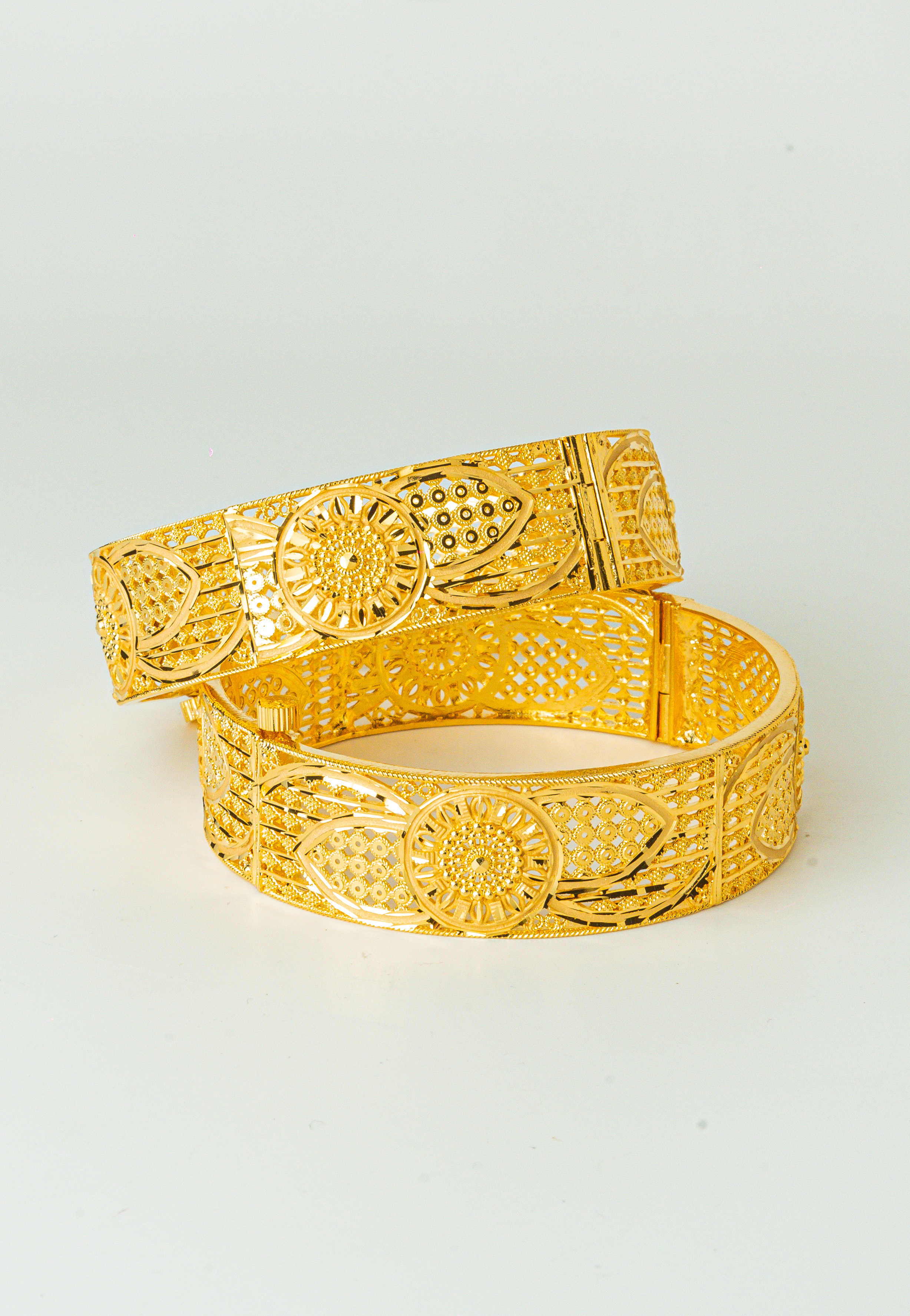 Traditional Screw Gold Bangles