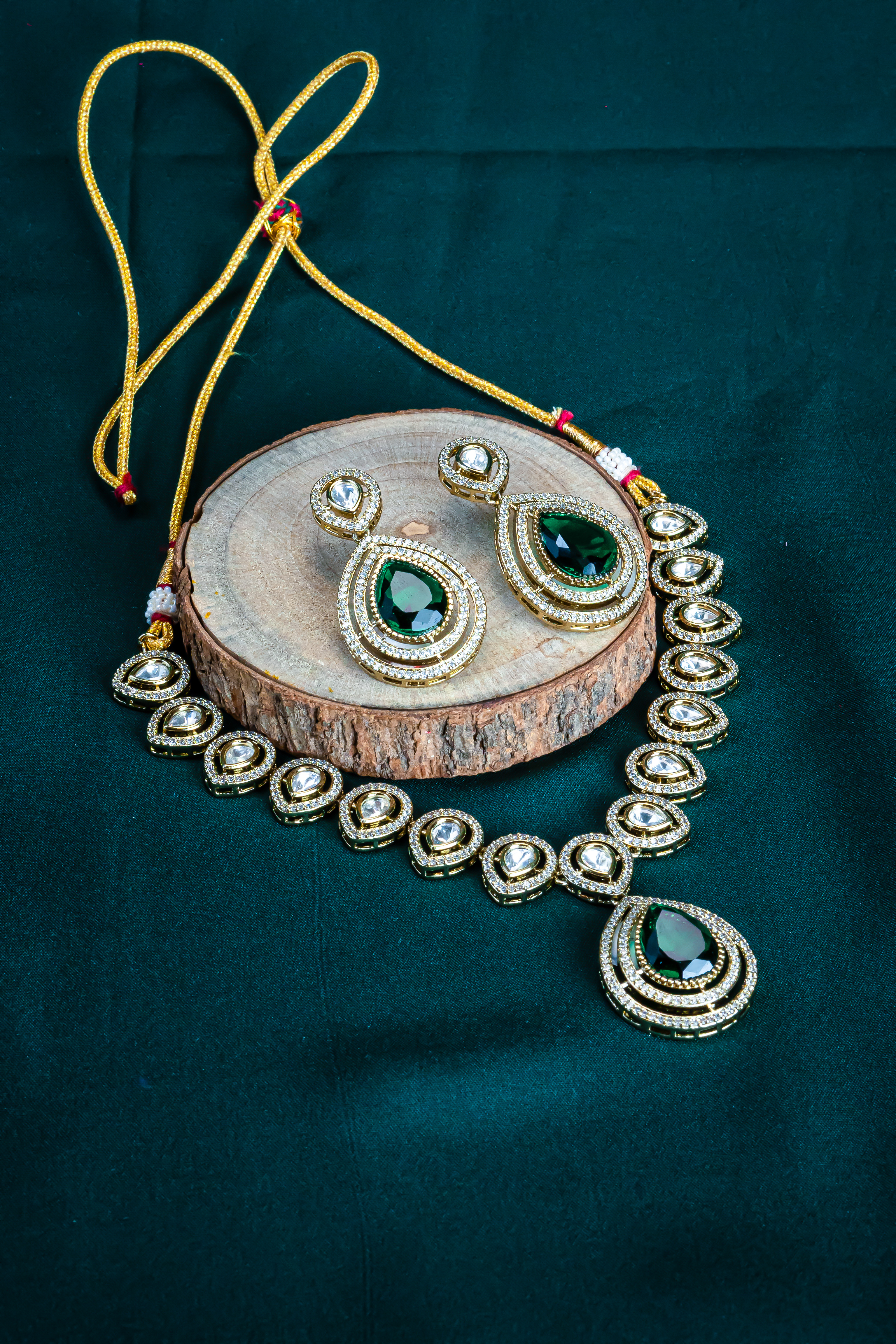 Antique Green Teardrop Kundan Necklace