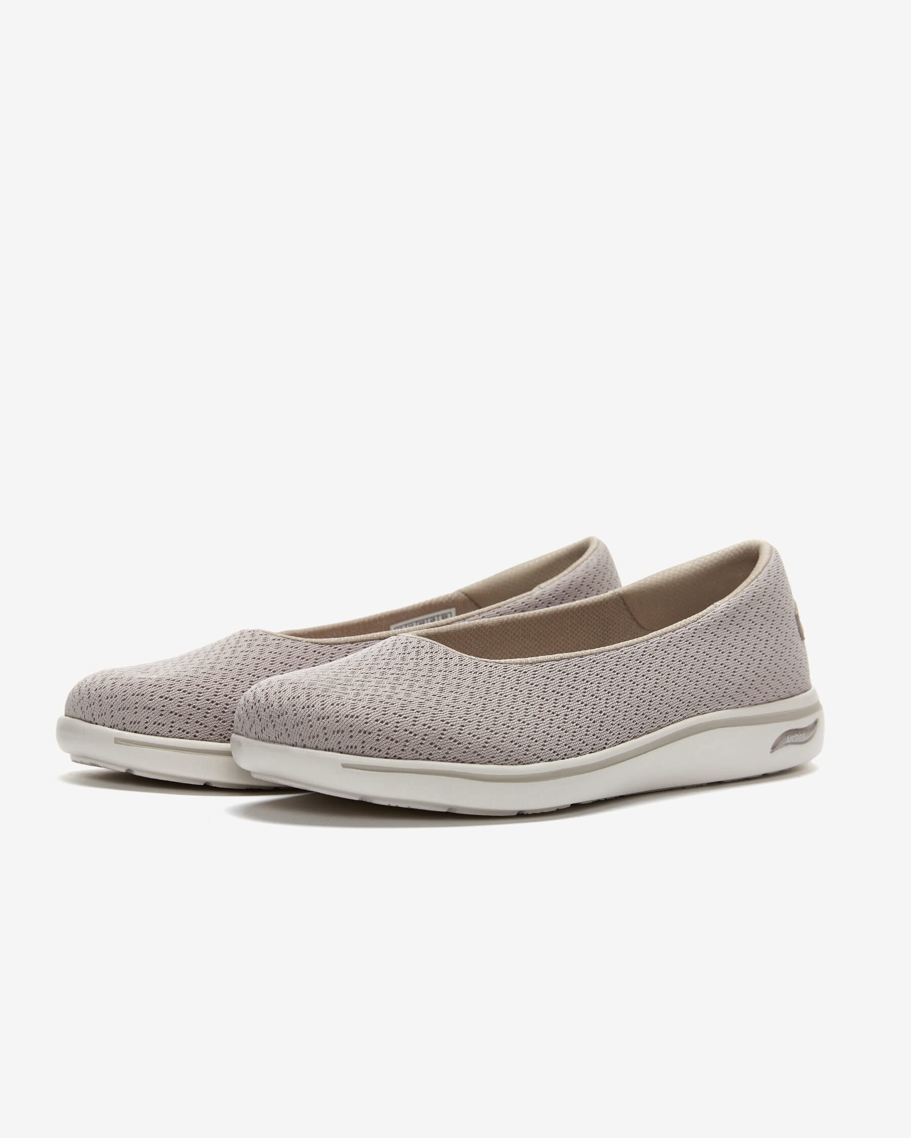 Skechers Comfortable Slip-On Shoes Size 9