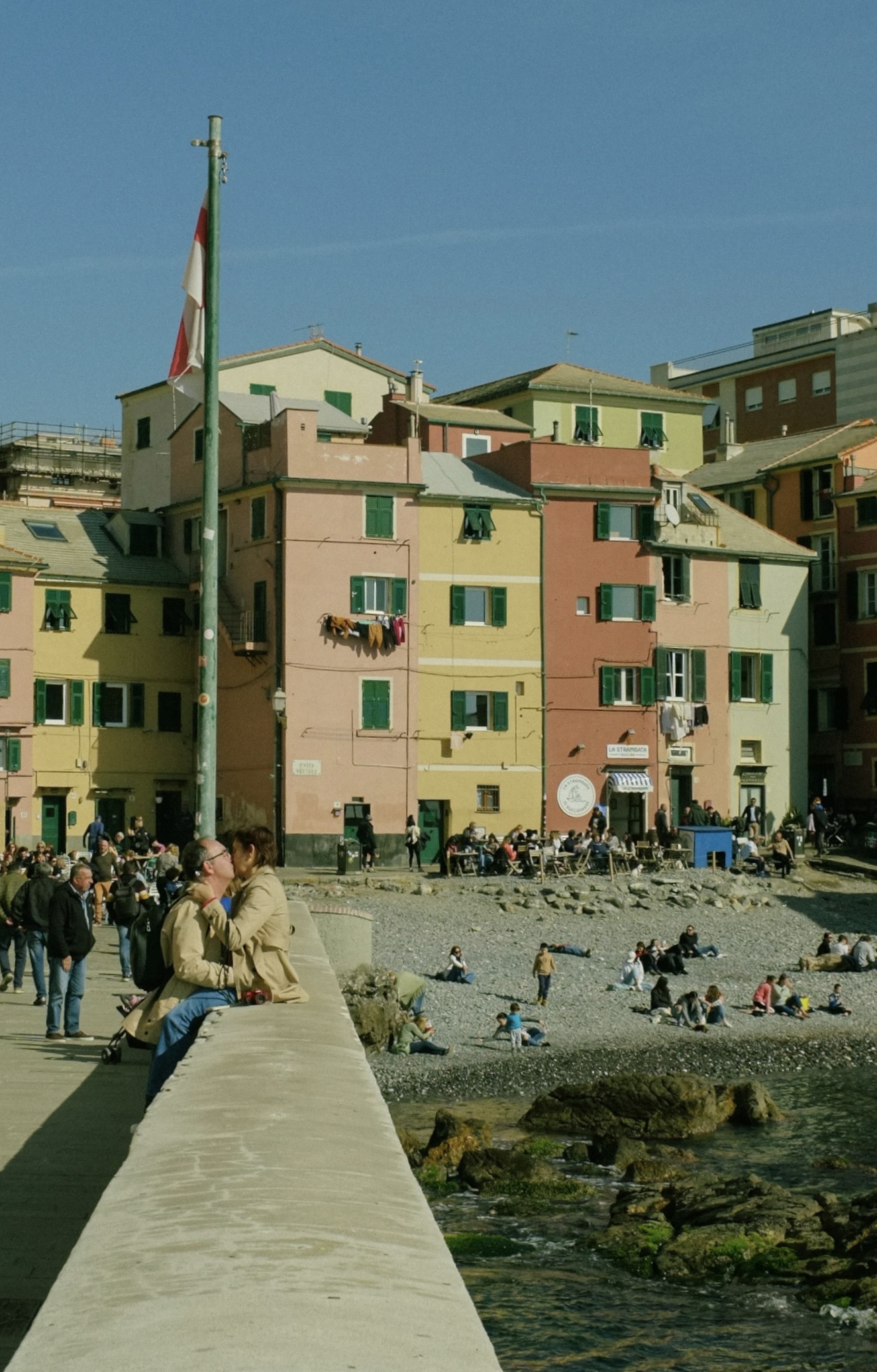 Colorful Coastal Charm: A Slice of Seaside Life in Italy 🇮🇹
