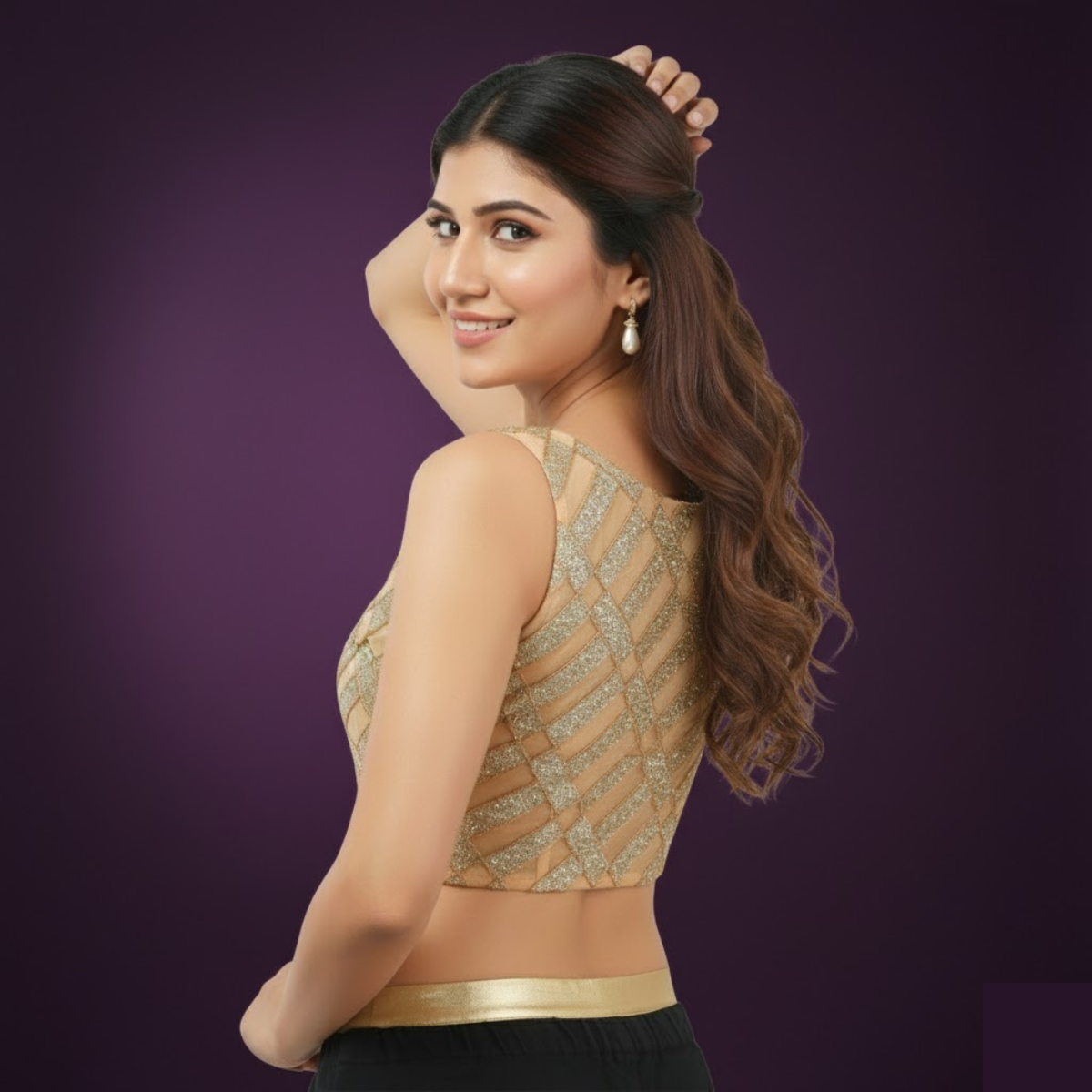 Delicate dull gold & Silver boat necked sleeveless net, padded blouse with side opening.