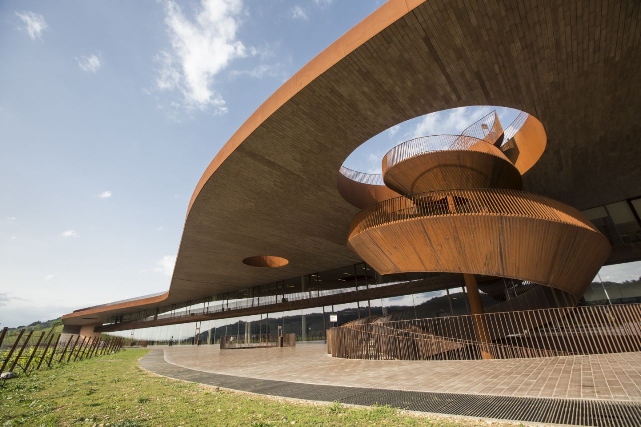 Visita Privata alla Cantina Antinori nel Chianti Classico con Accompagnatore in Lingua Cinese