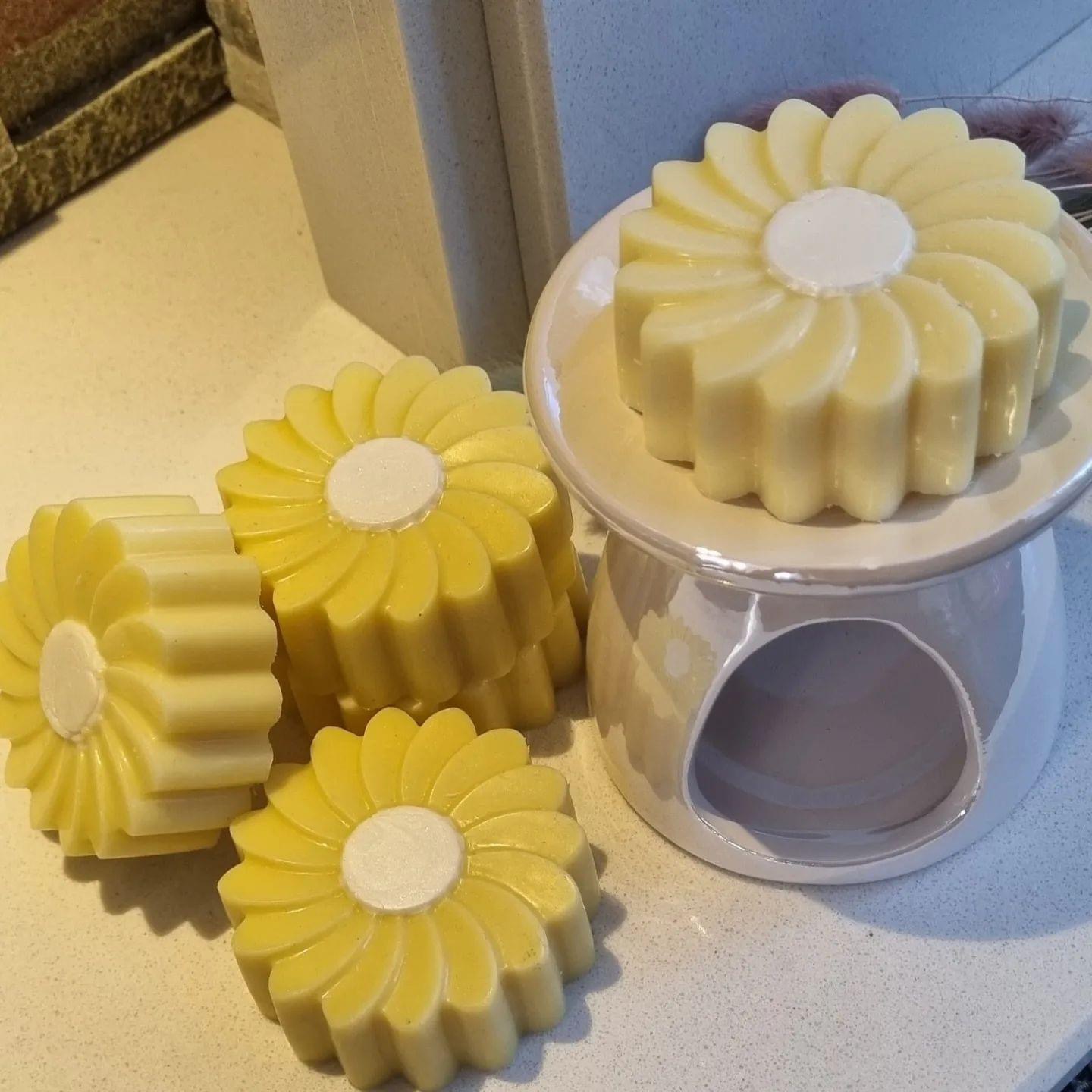 Large Daisy Flower Wax Melt