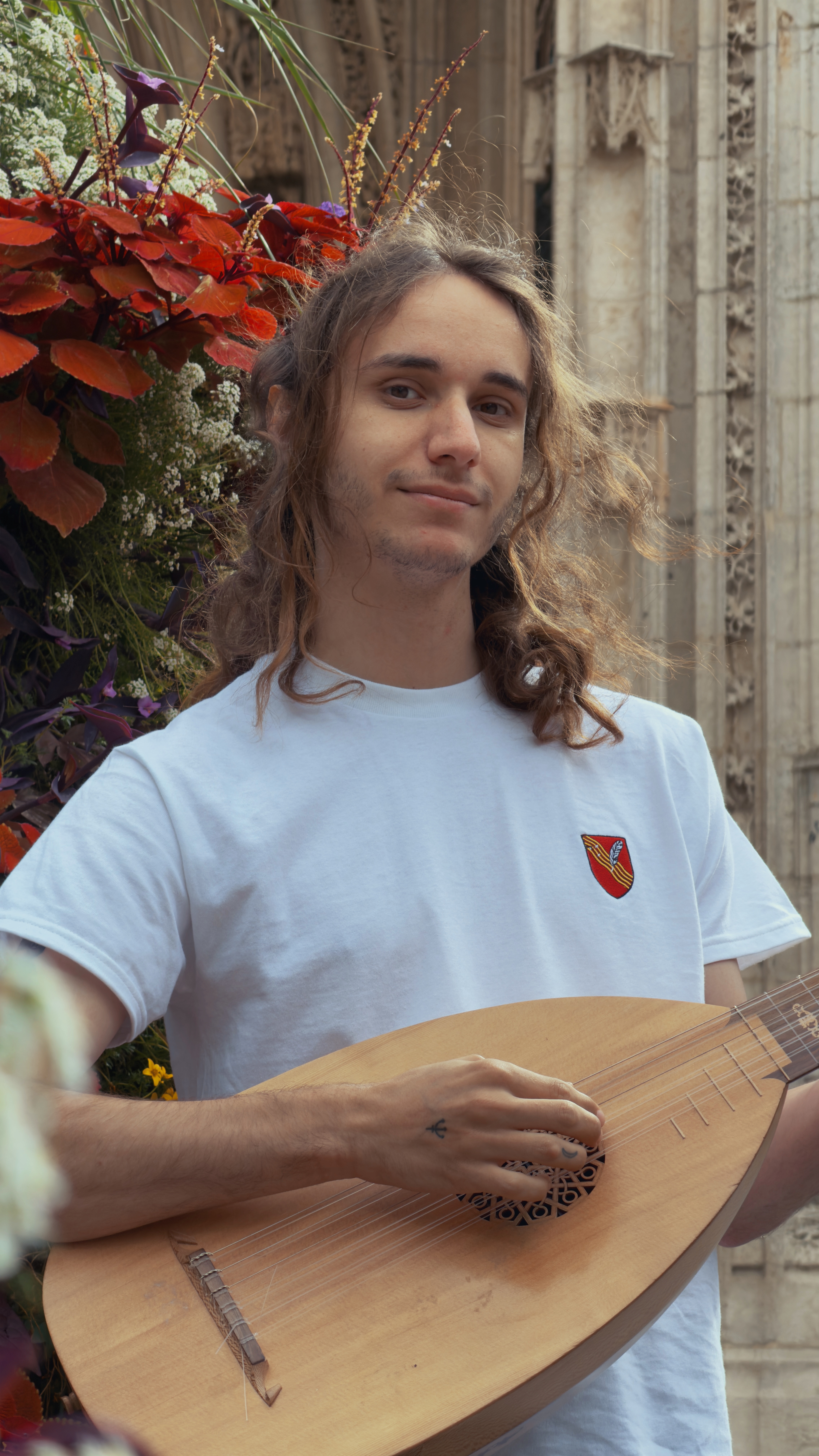 T-Shirt avec blason de Courseval sur le cœur