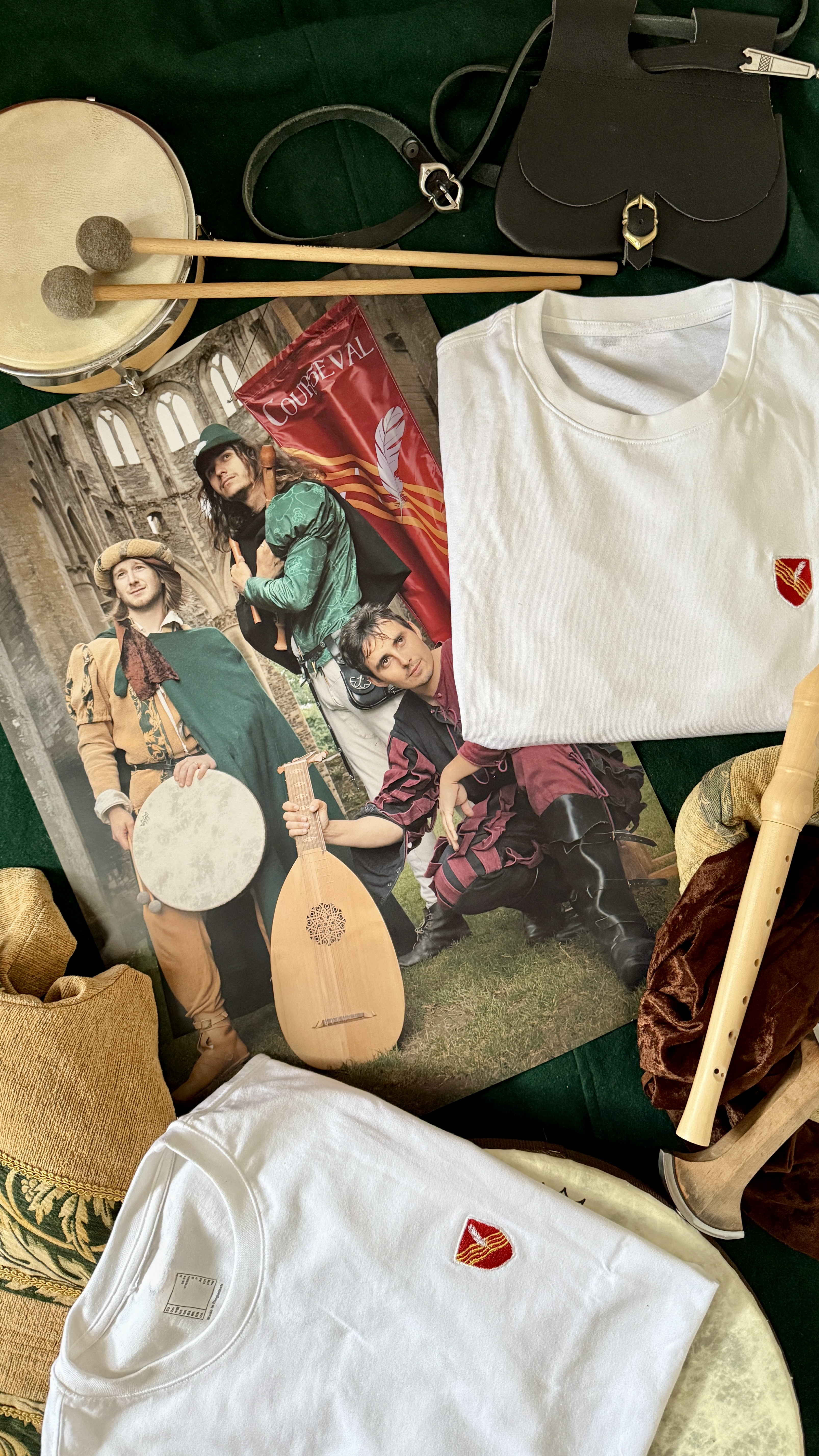 T-Shirt avec blason de Courseval sur le Coeur