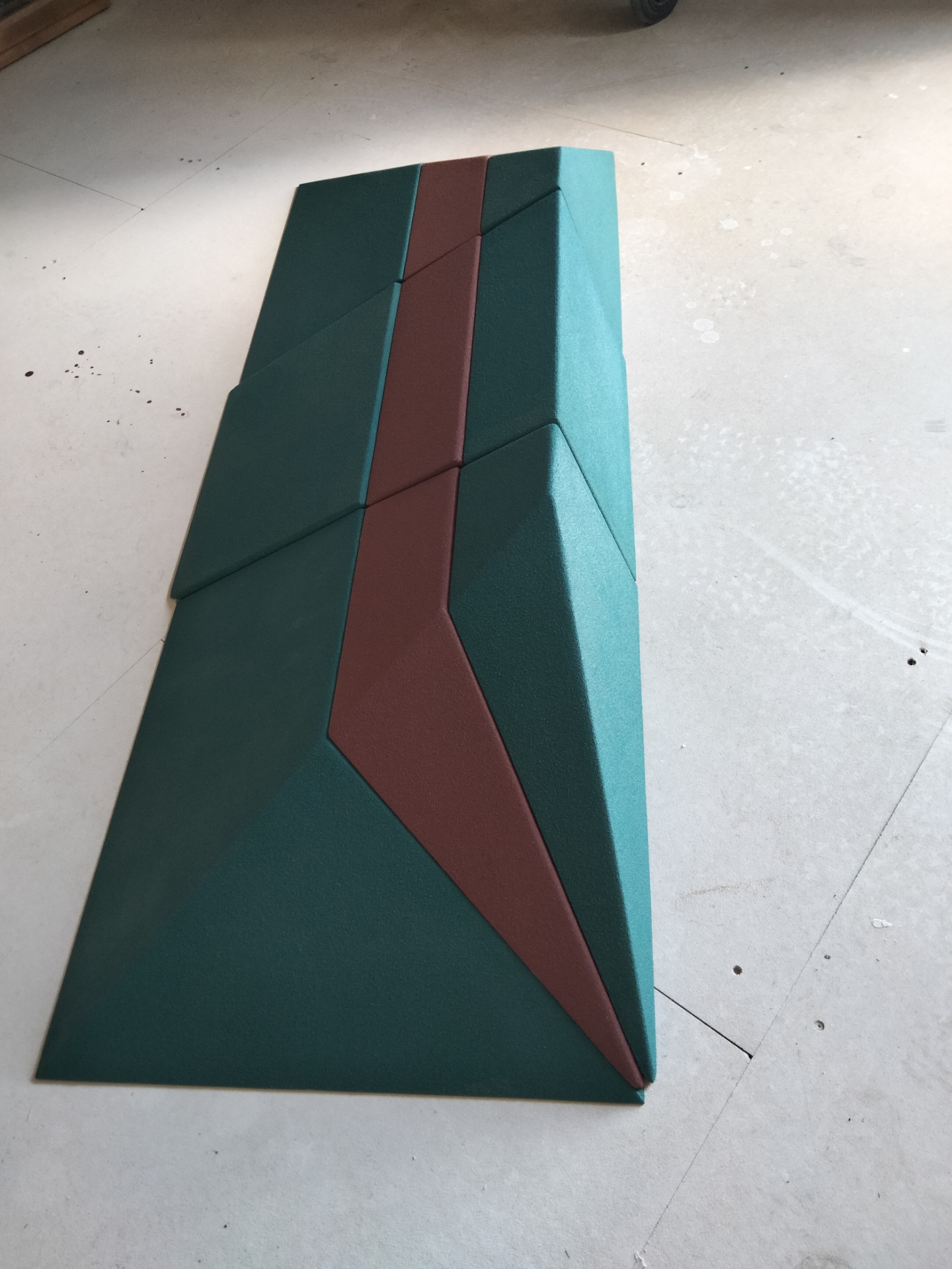 volume composé de 9 éléments