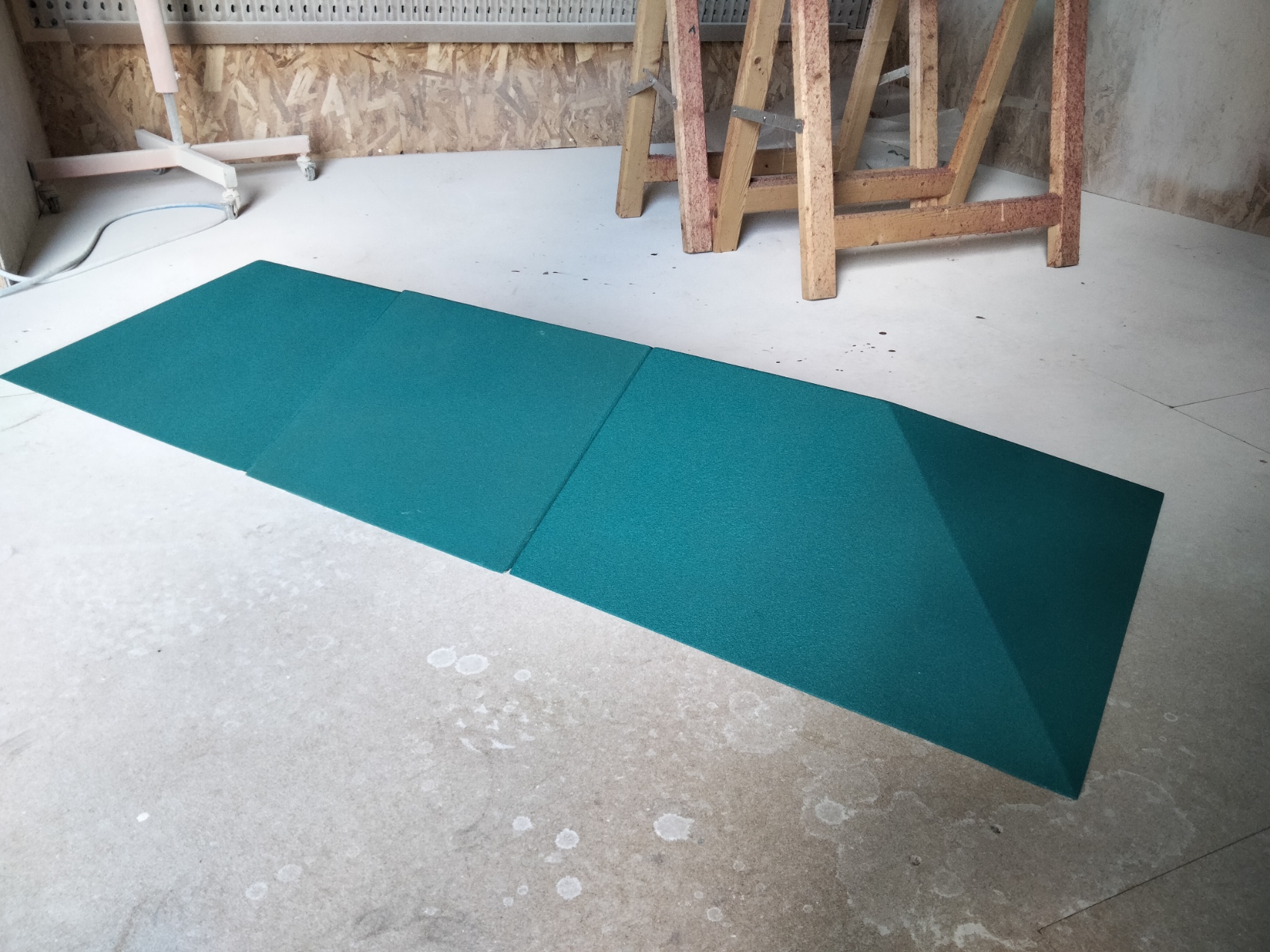 volume composé de 9 éléments