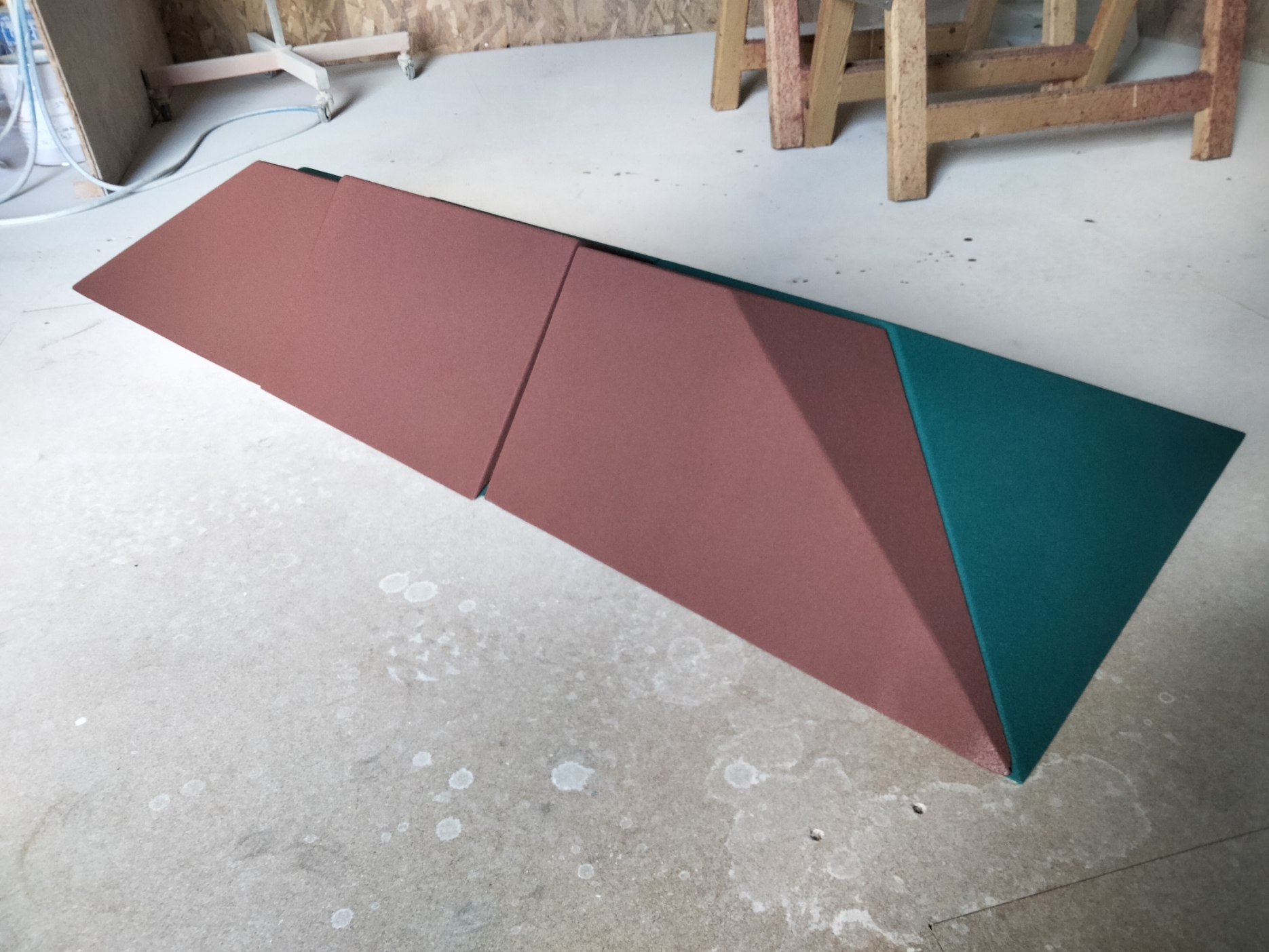 volume composé de 9 éléments