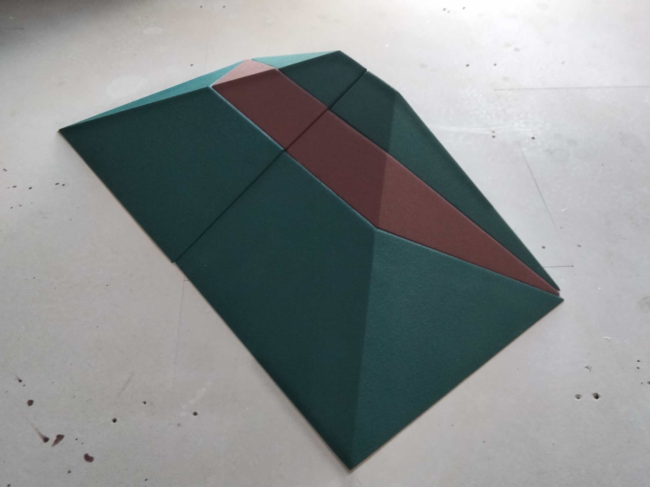 volume composé de 9 éléments