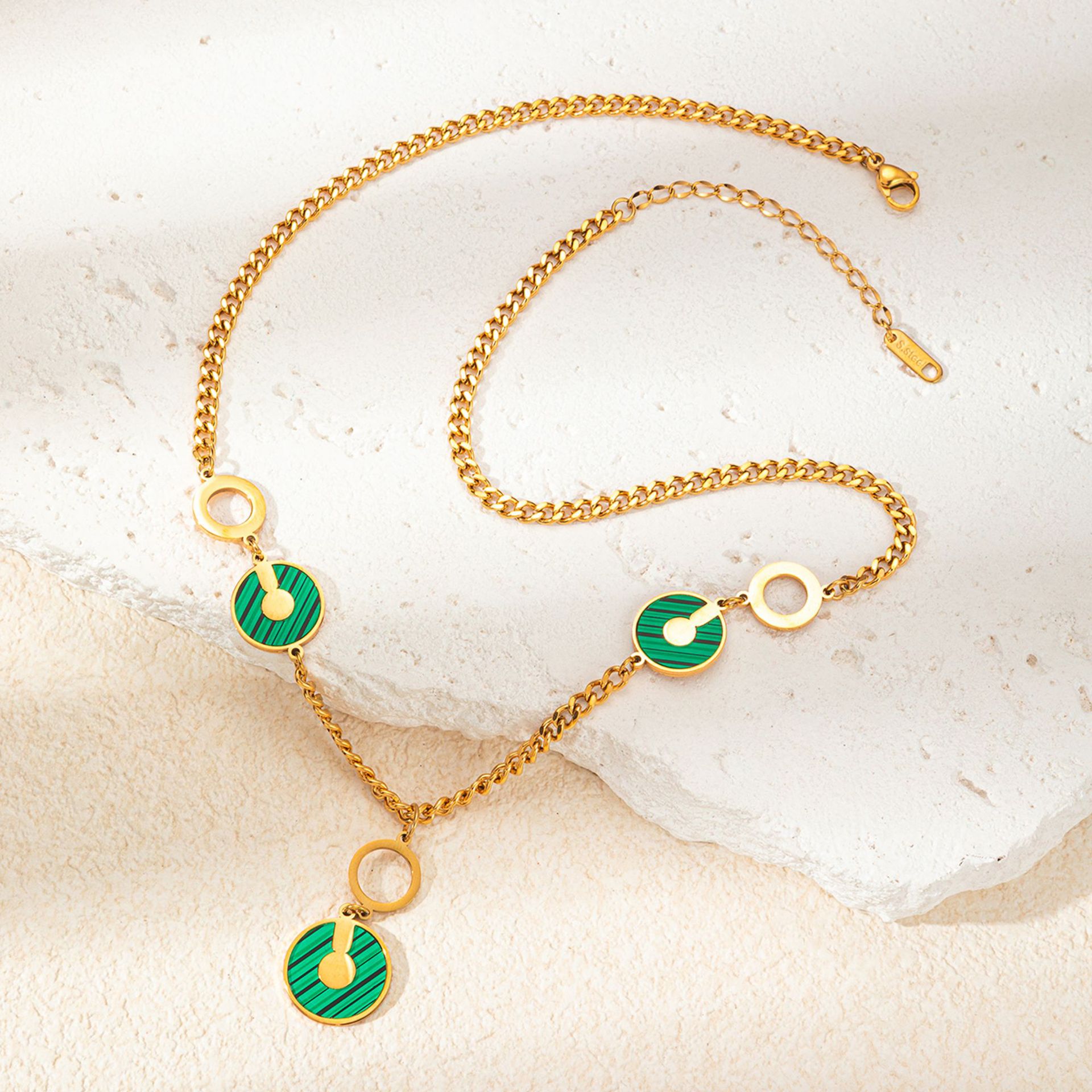 COLLIER  ANA VERT