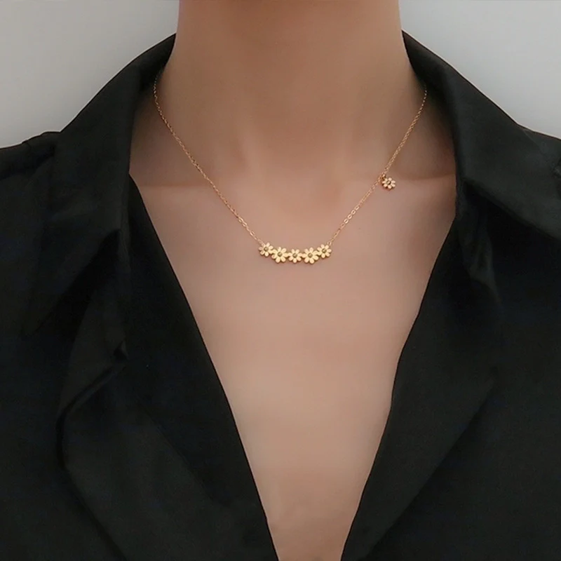 COLLIER SYLVIA