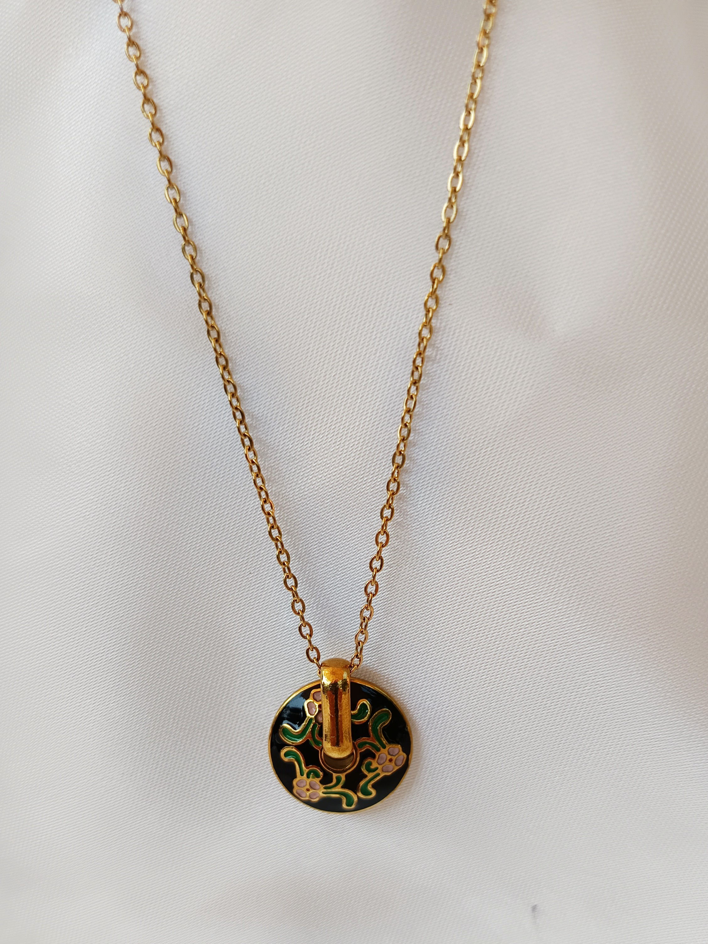 COLLIER OLY NOIR