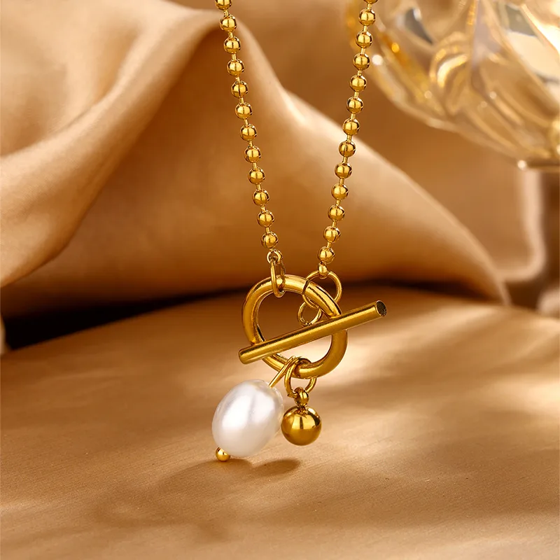 COLLIER LAURA