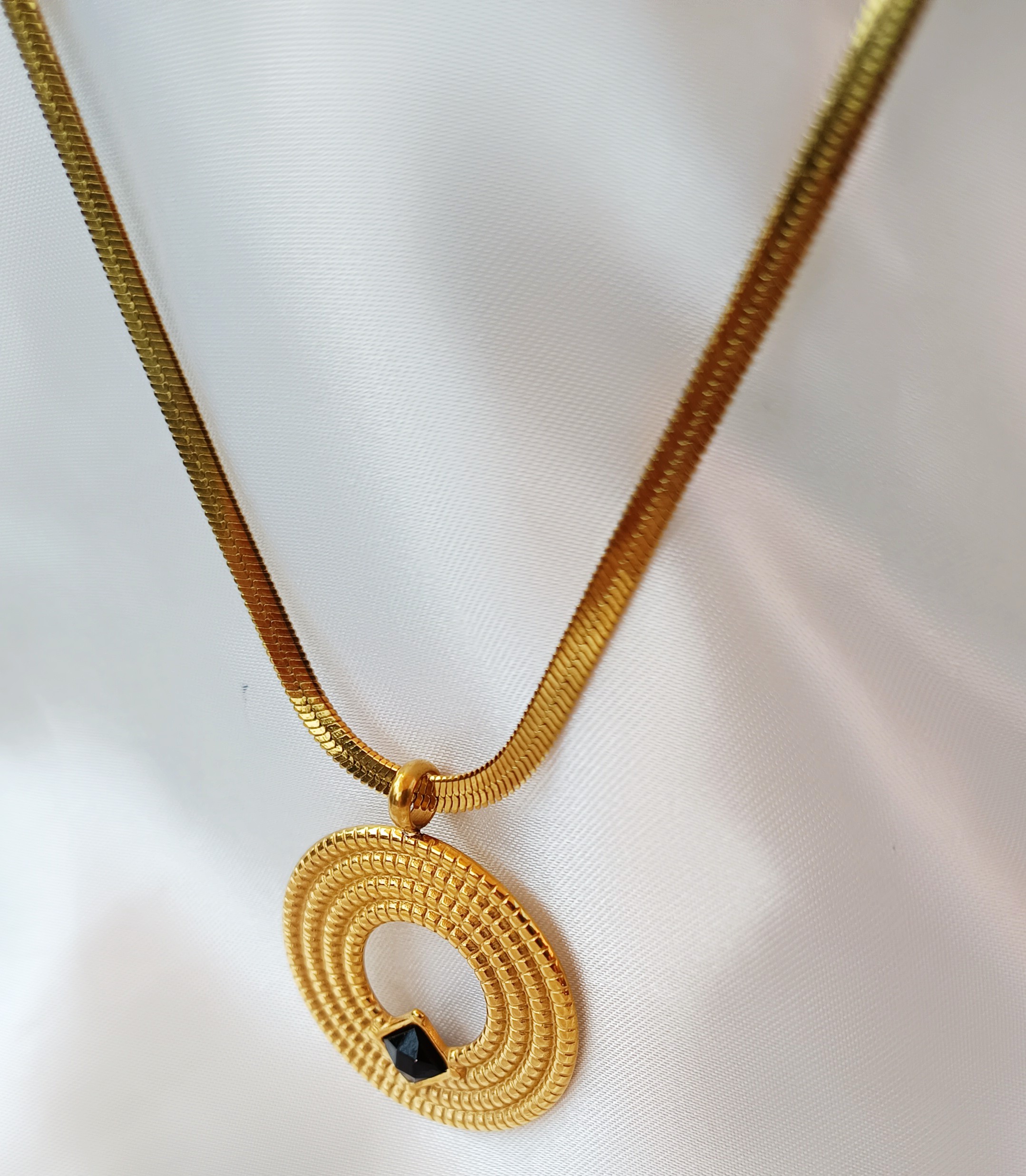 COLLIER BETHY NOIR