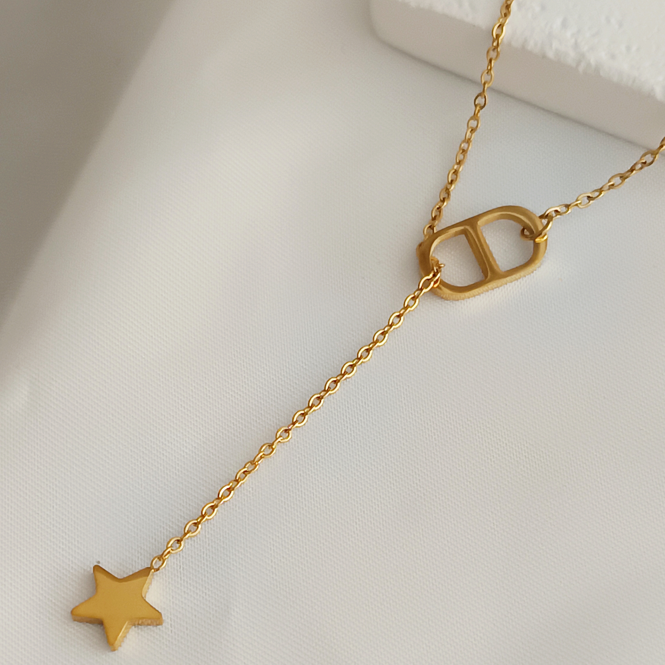 COLLIER CARYS