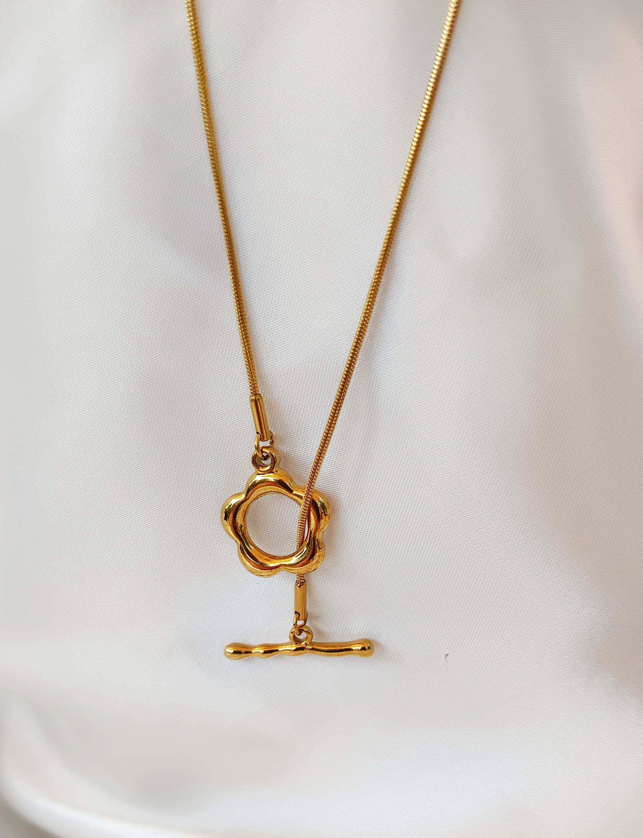 COLLIER LOLA