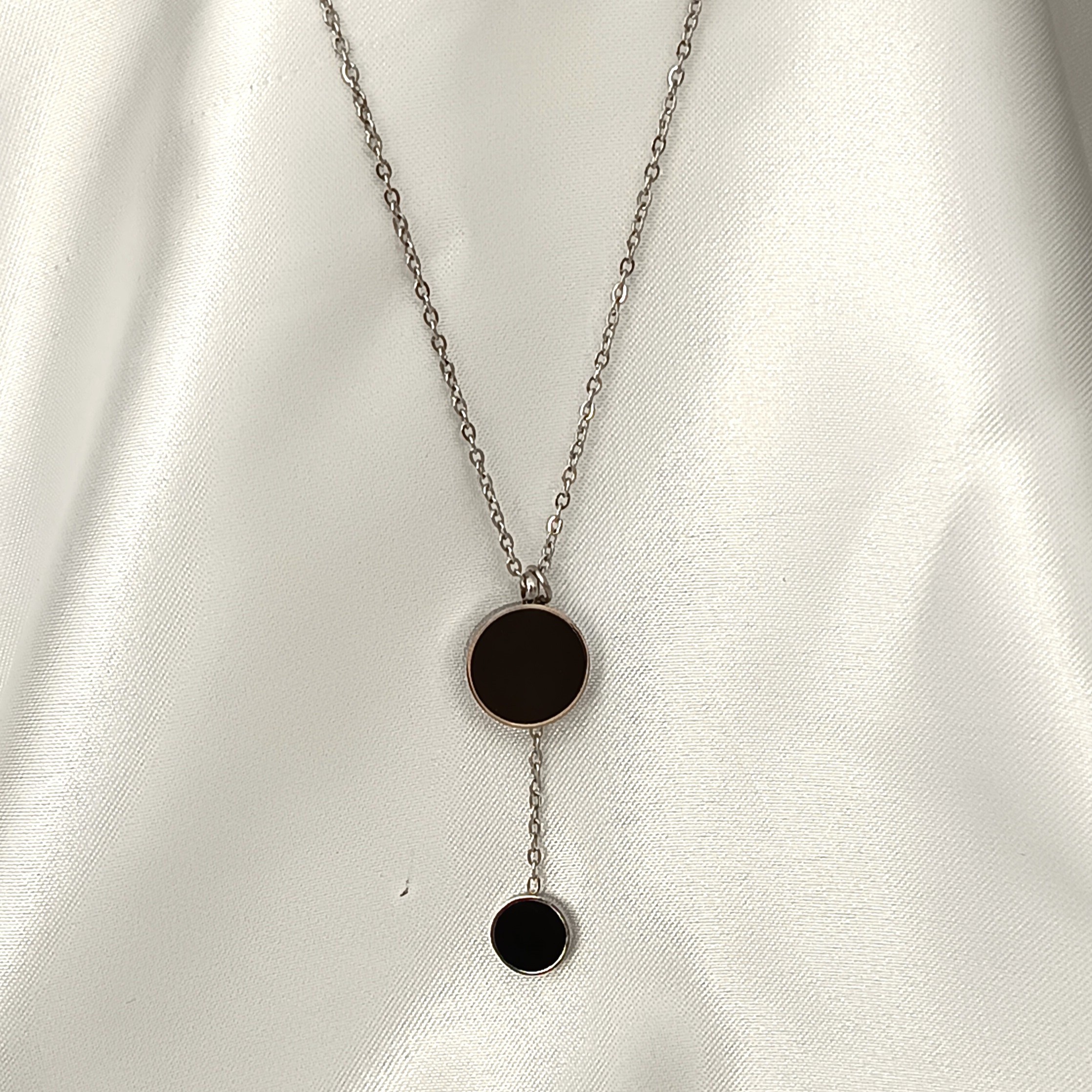 COLLIER GINA