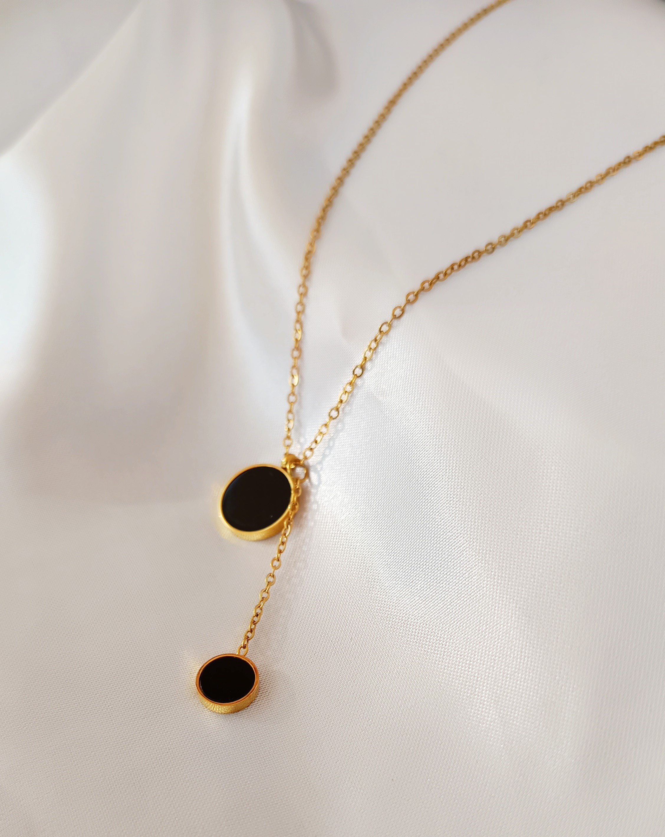 COLLIER  GINA 