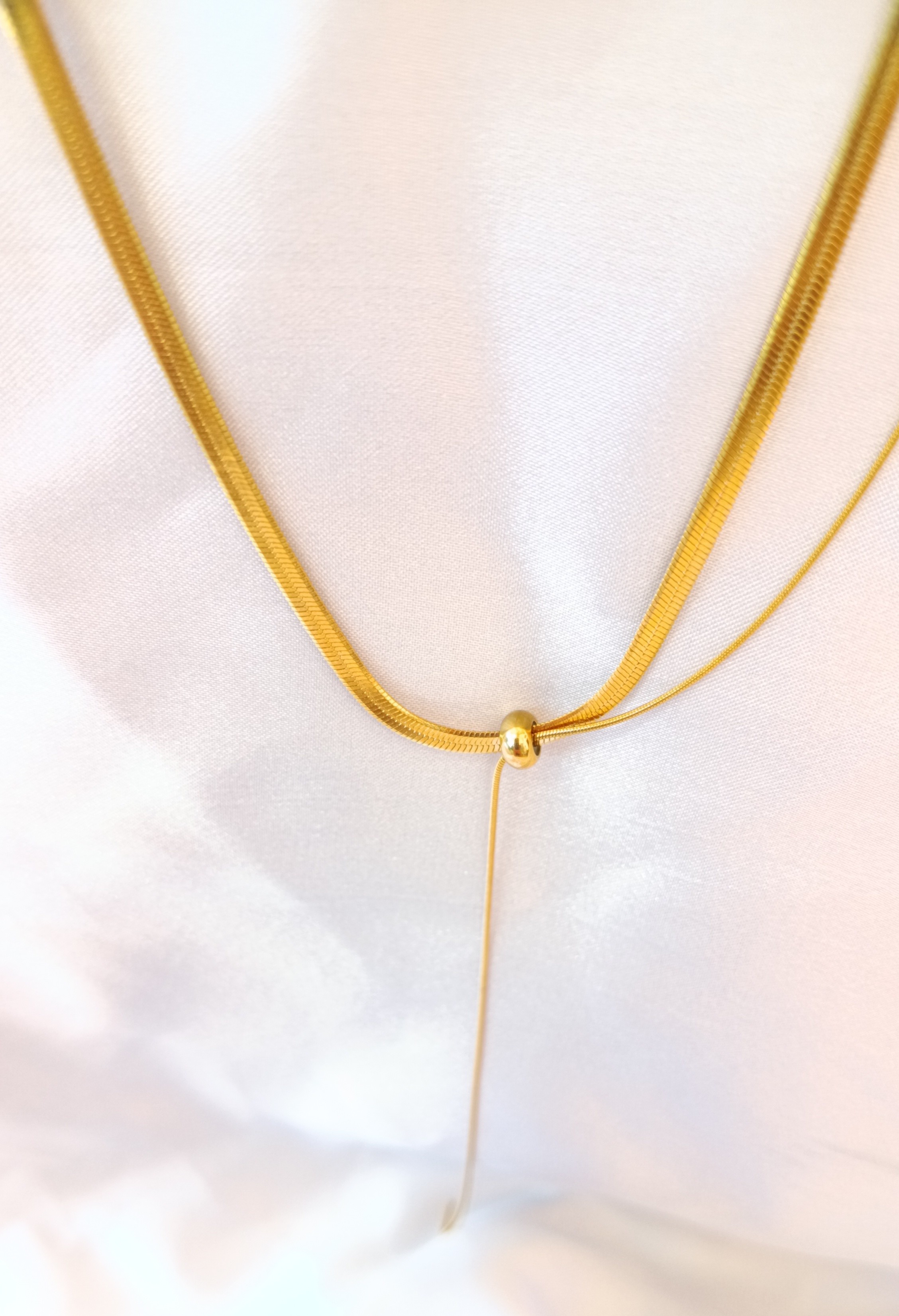 COLLIER DINA 