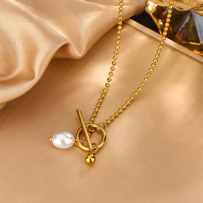 COLLIER LAURA