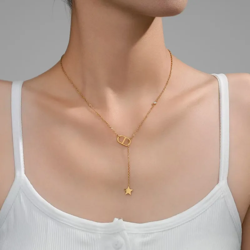 COLLIER CARYS