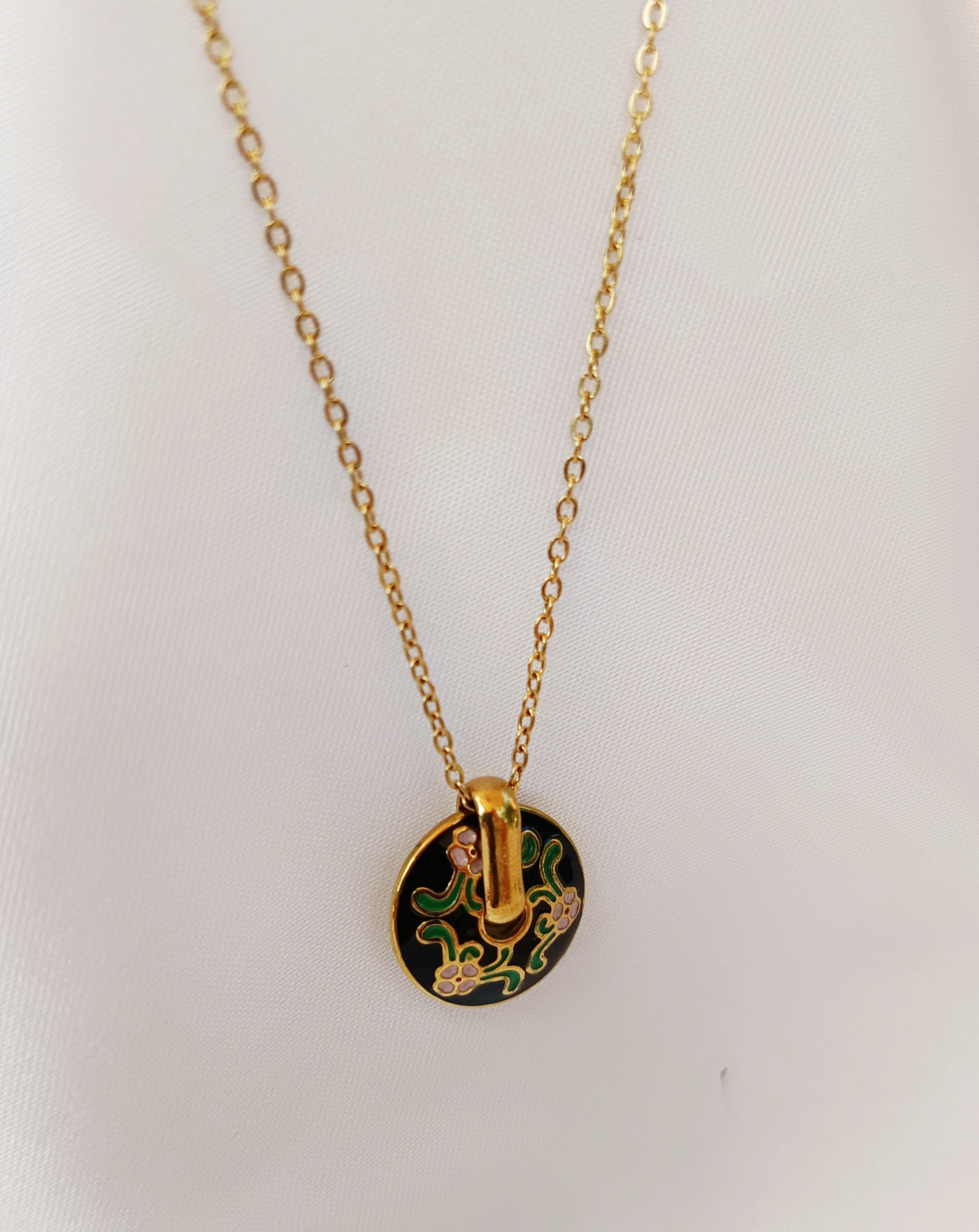 COLLIER OLY NOIR