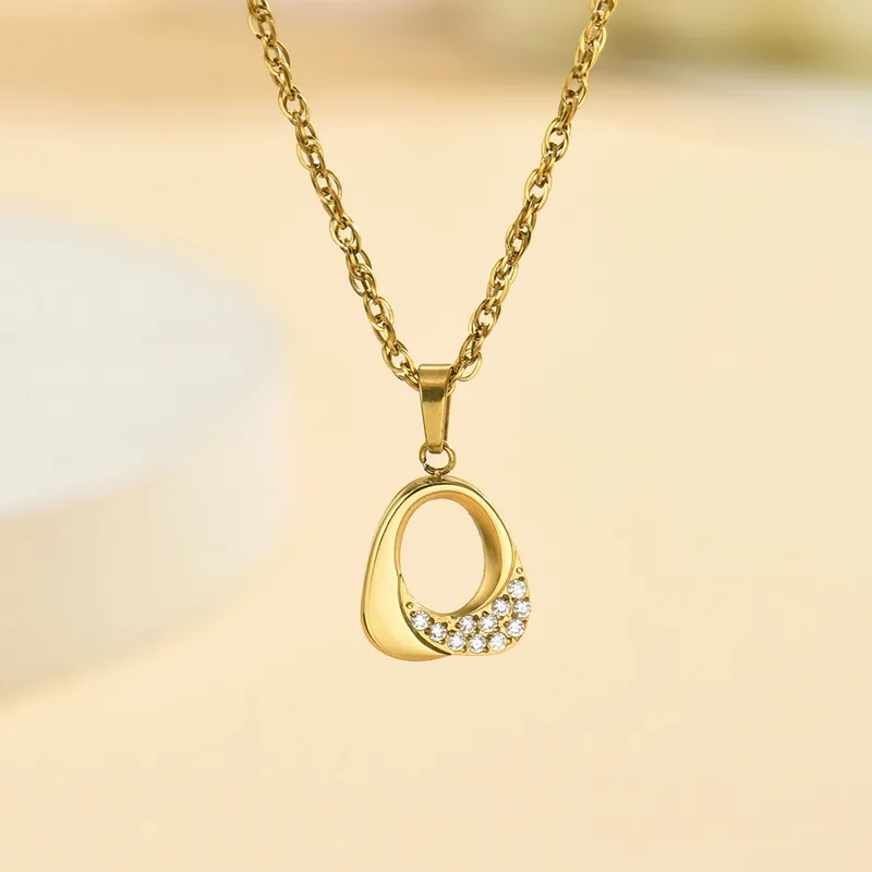 COLLIER FAYE