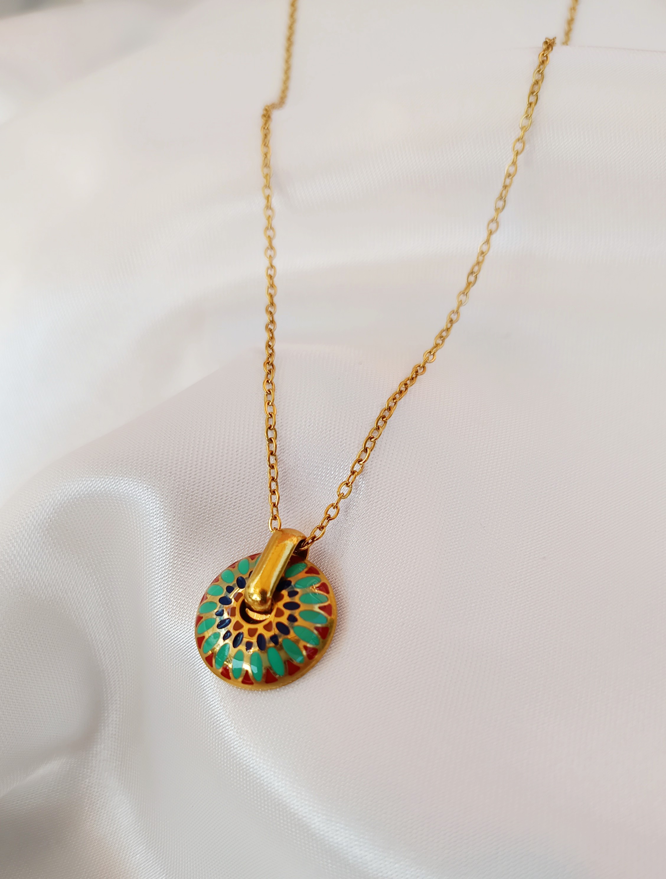 COLLIER OLY VERT