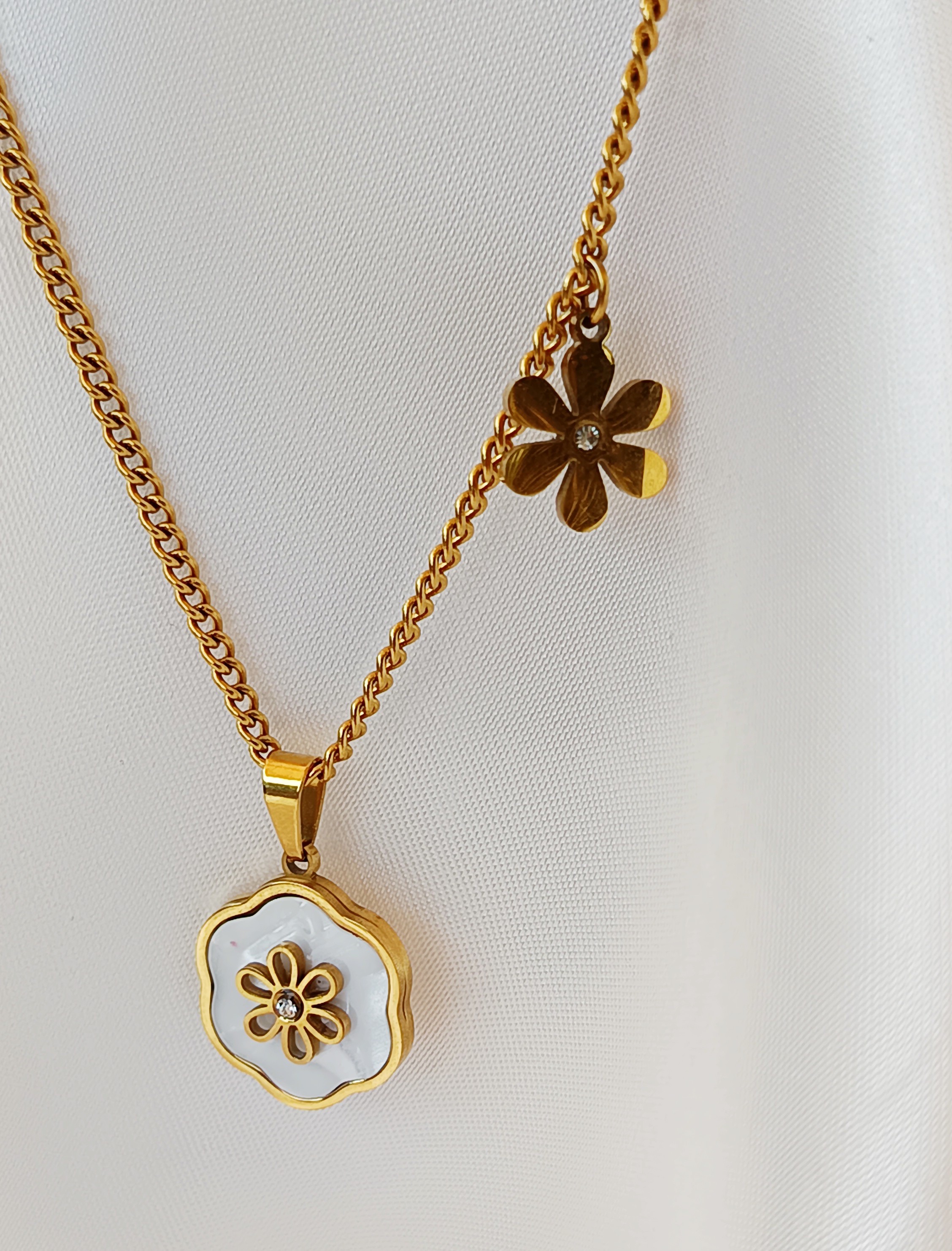 COLLIER SUZANNE