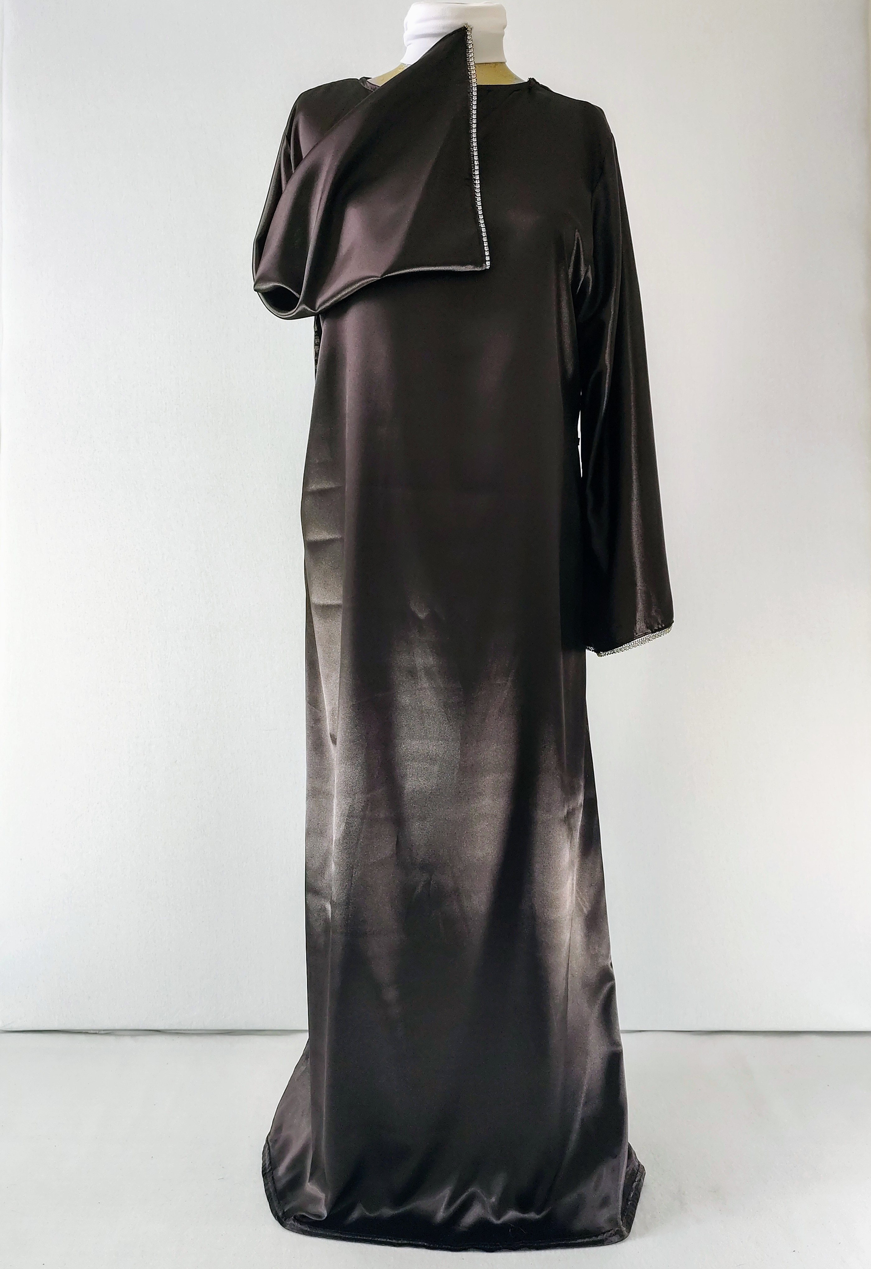 Robe Dubaï longue pas cher, marron foncé avec manches longues