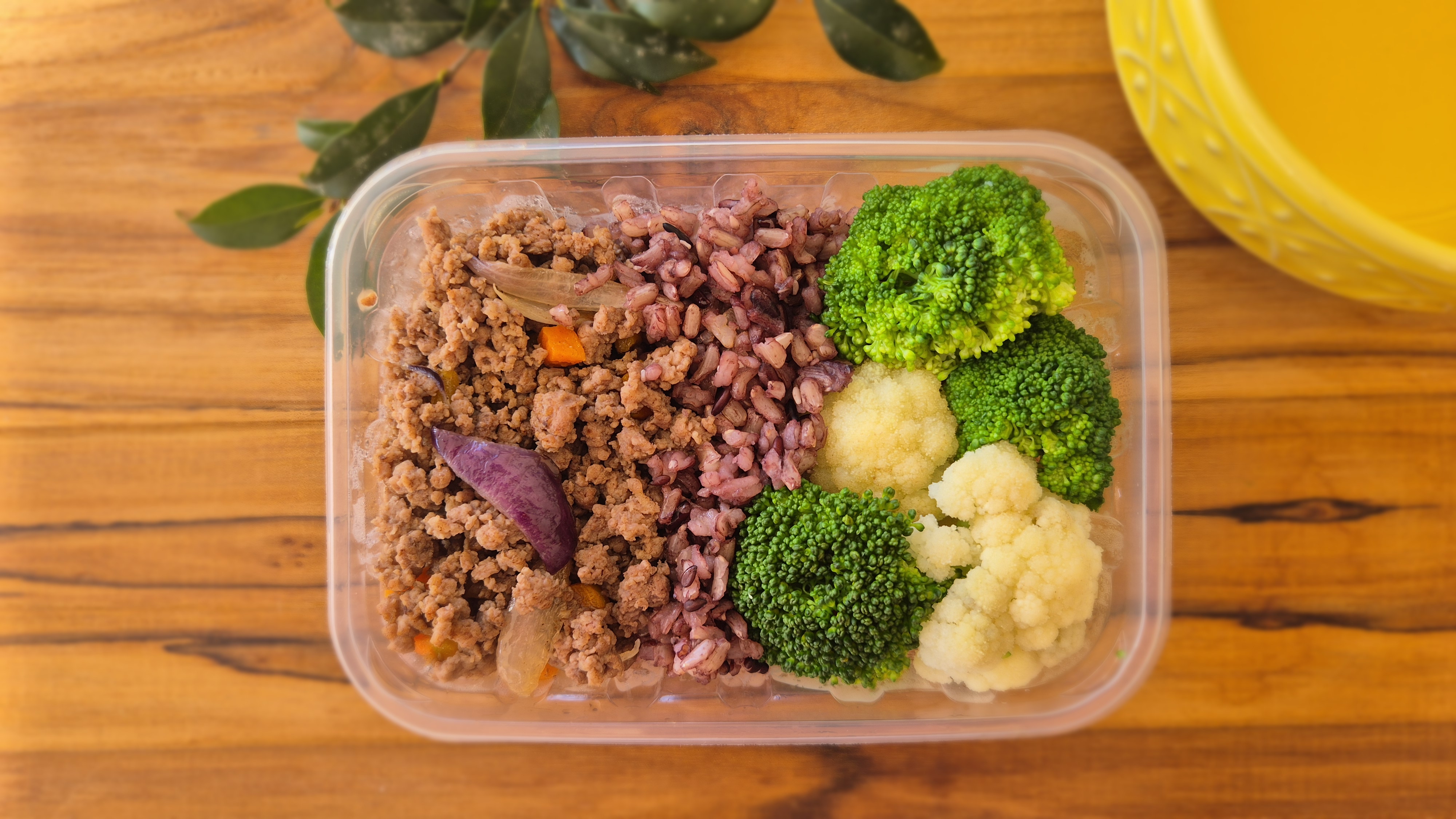 Macinato Treviso, risoto funcional 8 grãos, brócolis e couve-flor ao vapor. (Ref. 2507)