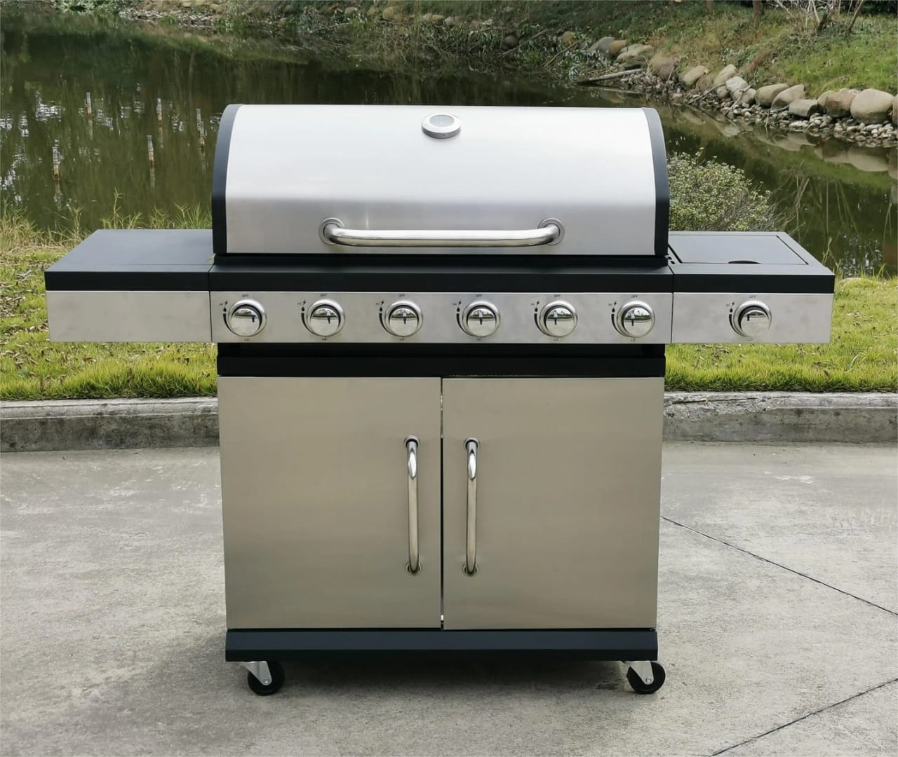 BBQ Grill Family Event Party 25.5K