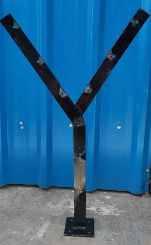 Iron Y Angle Fencing Pole