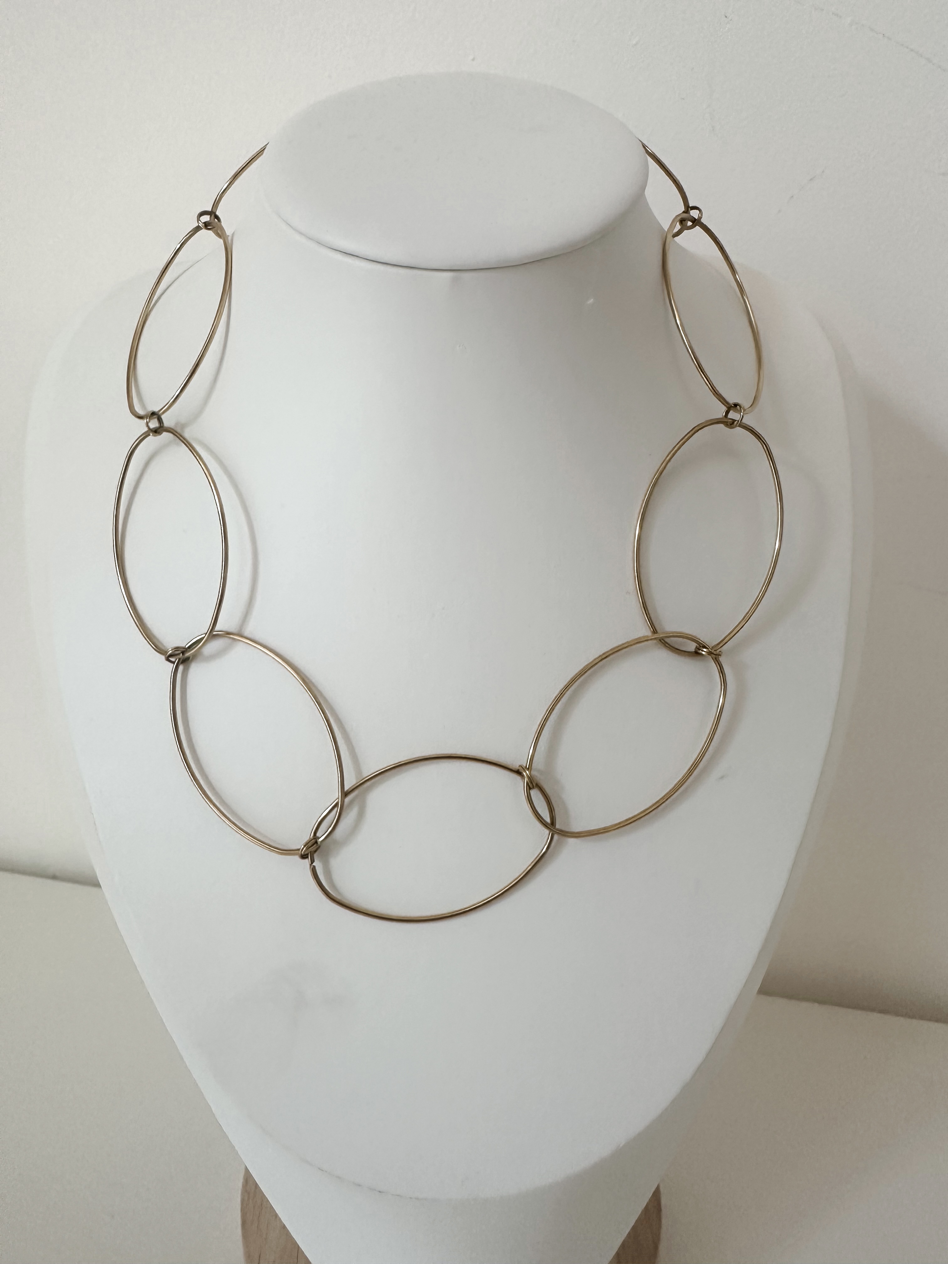 COLLIER FORME OVALE