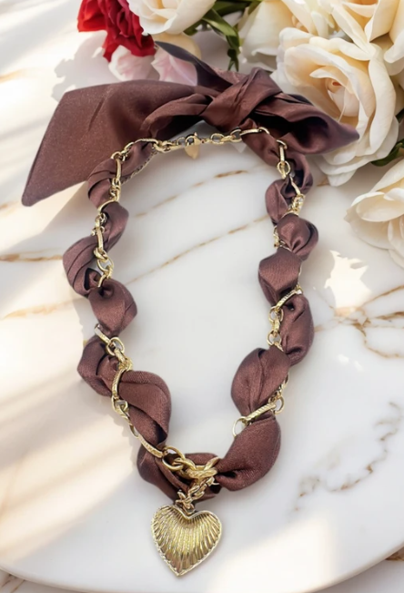 COLLIER FOULARD COEUR CHOCO