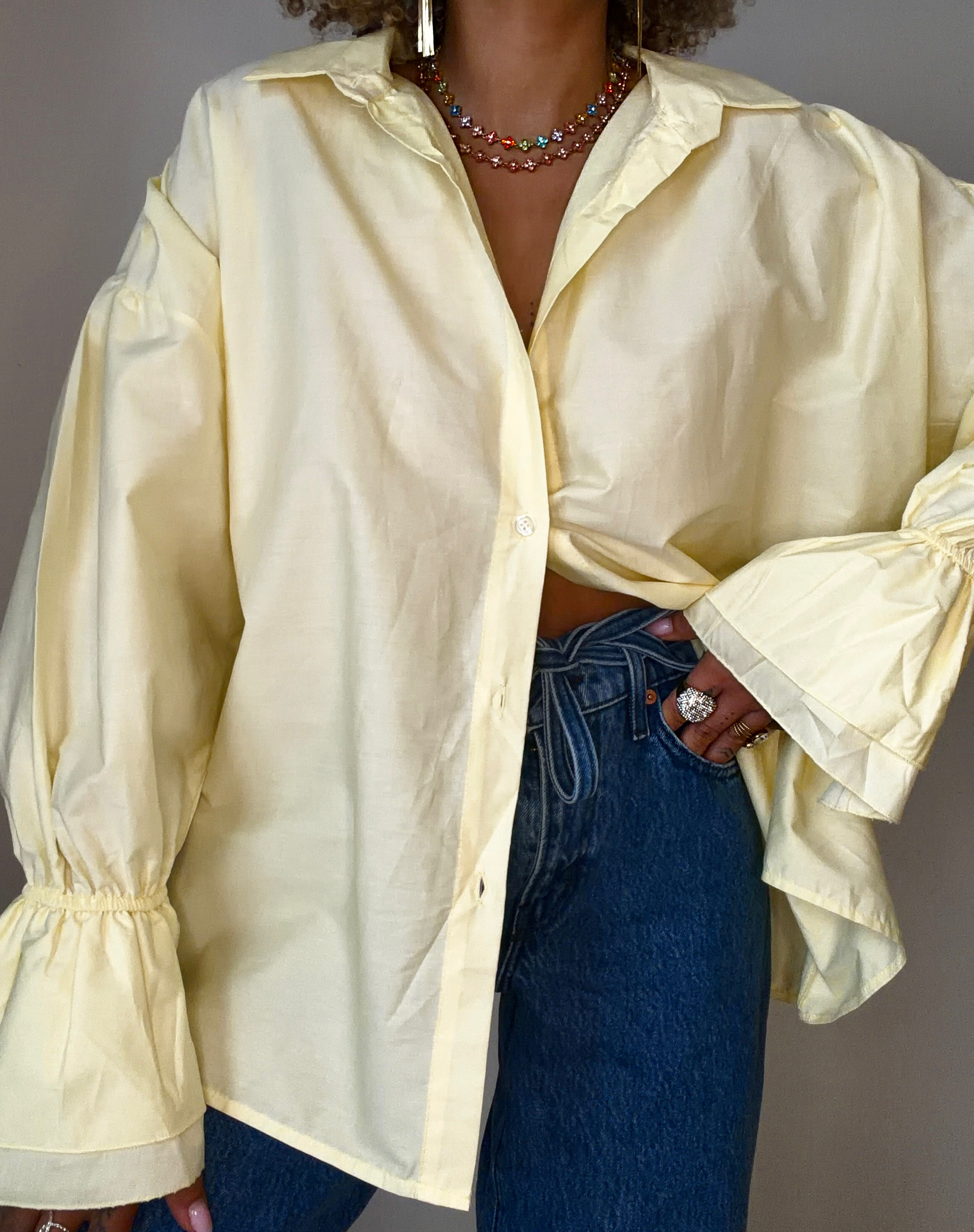 Chemise jaune à manches volantées