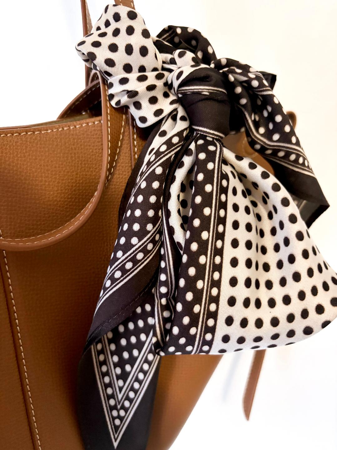 Foulard triangle à Pois