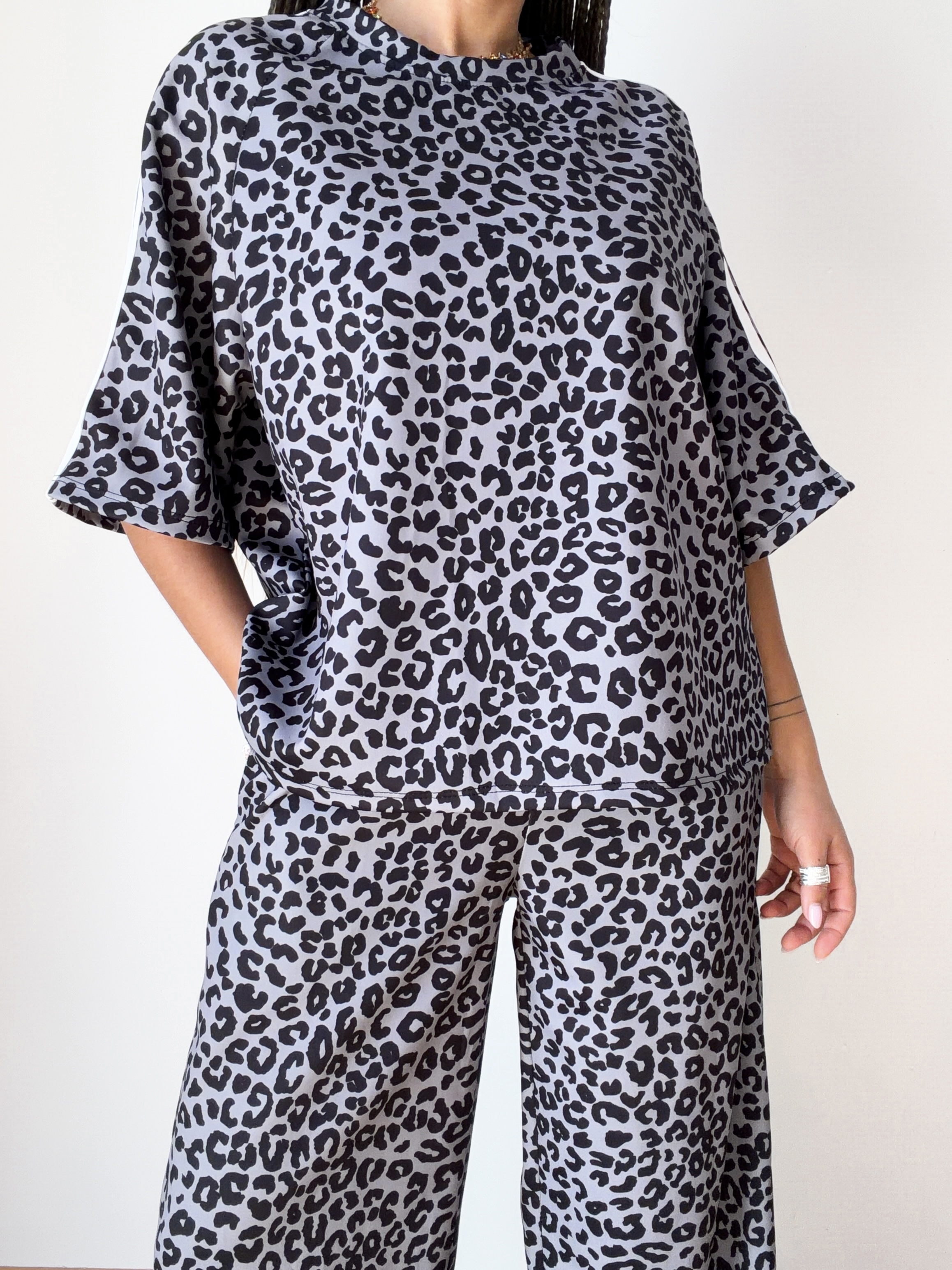 Ensemble jogging léopard gris