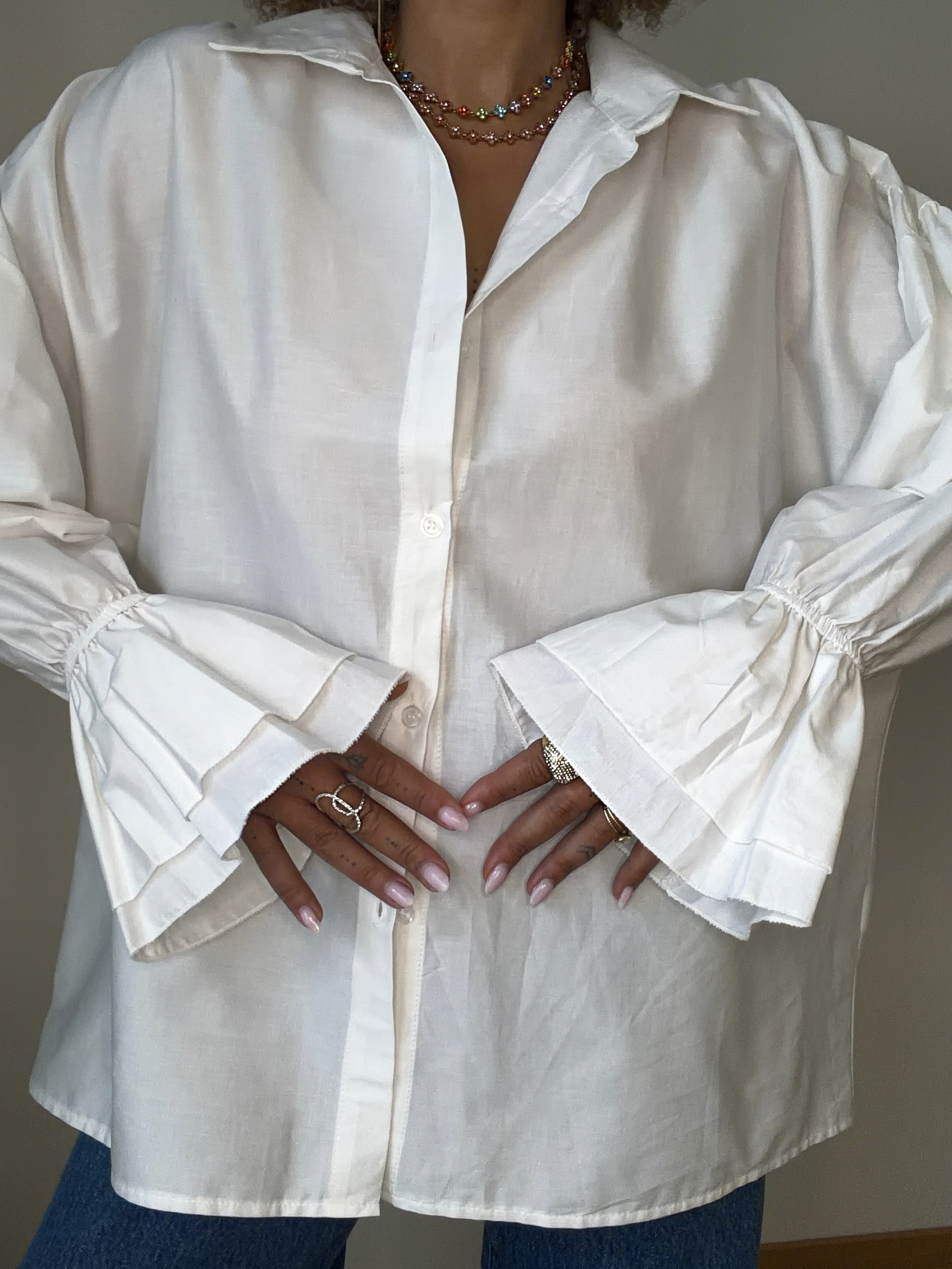 Chemise blanche à manches volantées