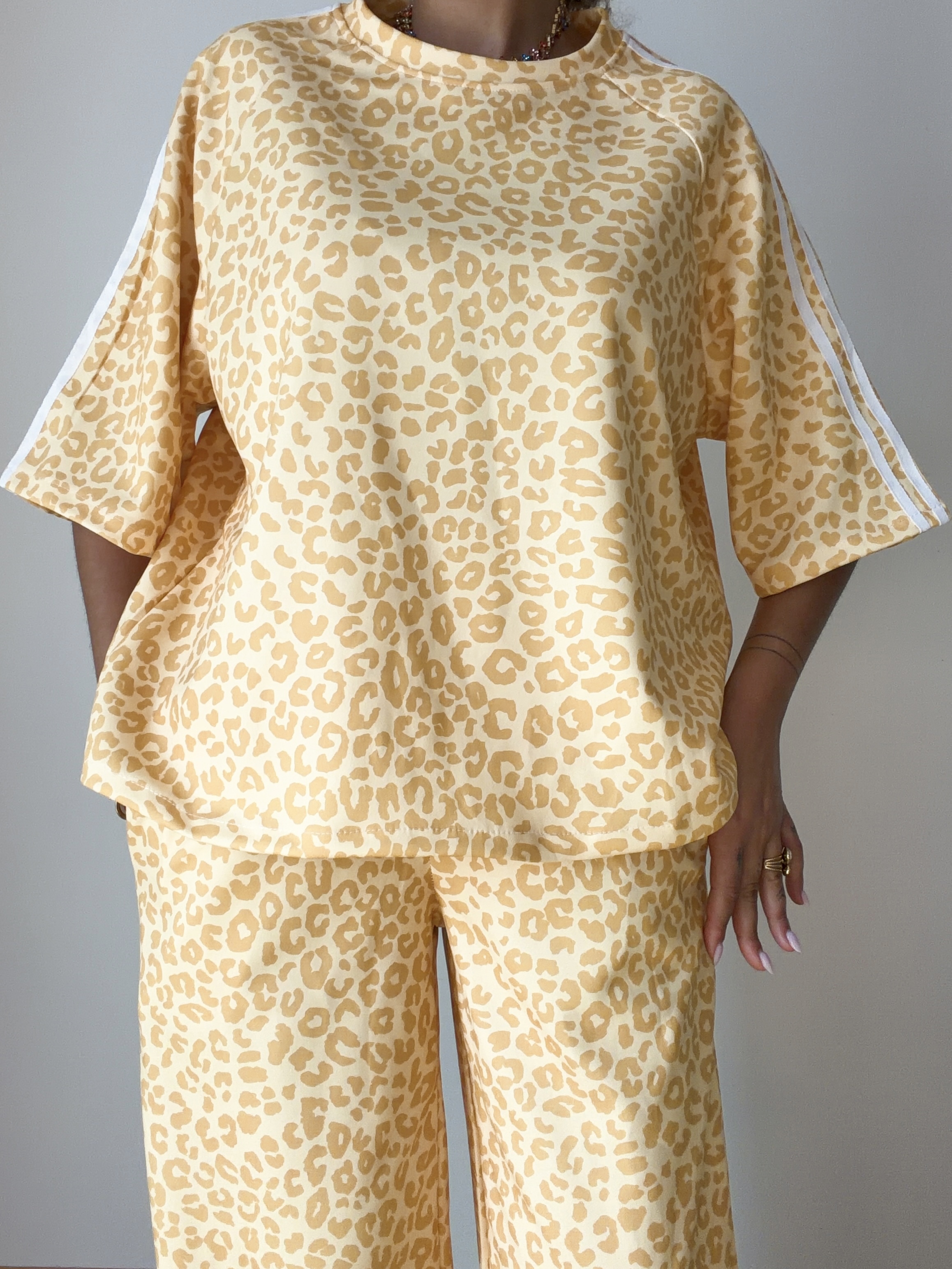 Ensemble jogging léopard jaune