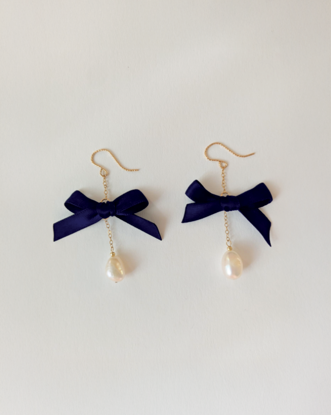 the Daphne earrings