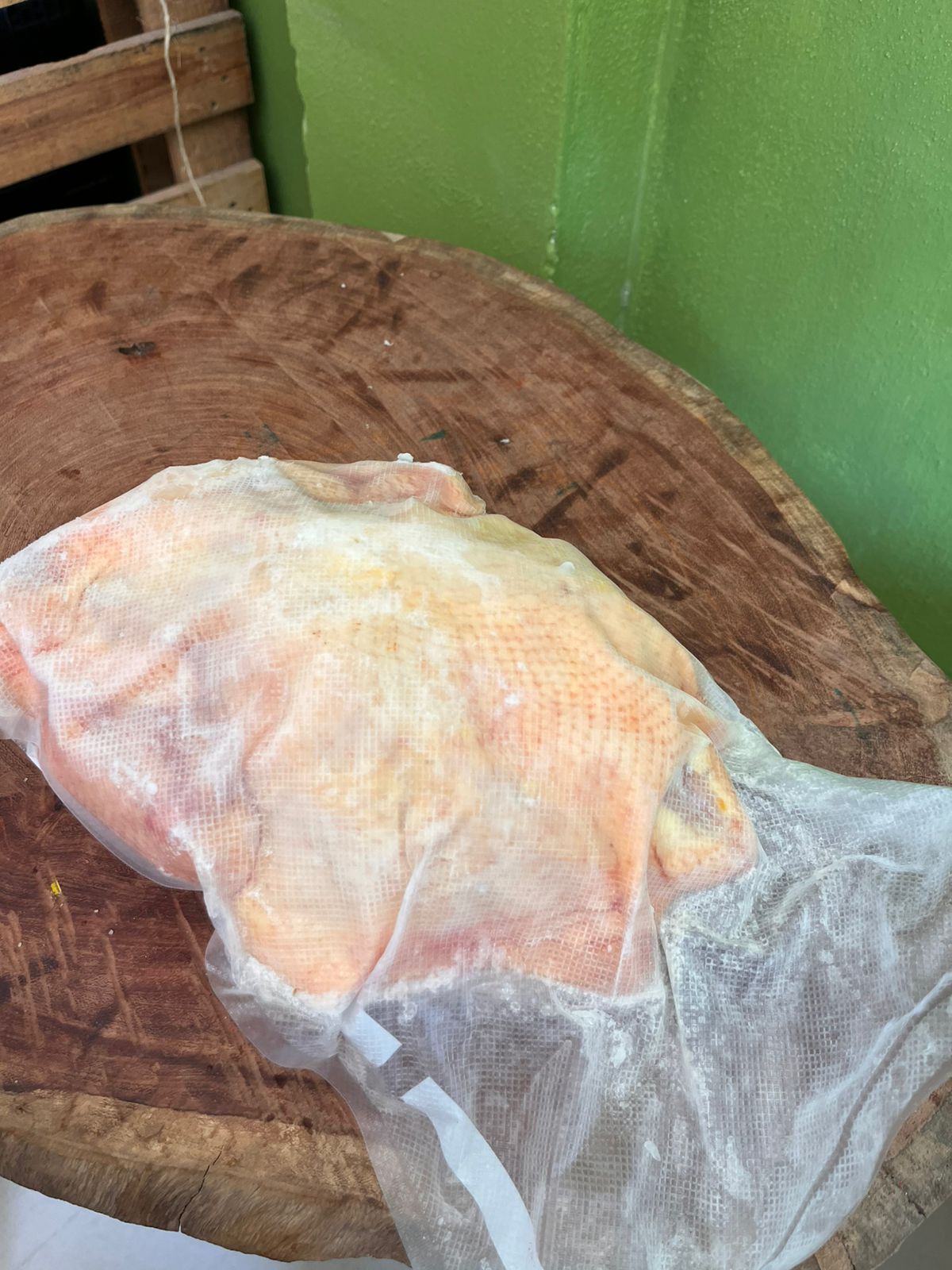Frozen Whole Chicken / Pollo Entero Congelado 1.850 kg