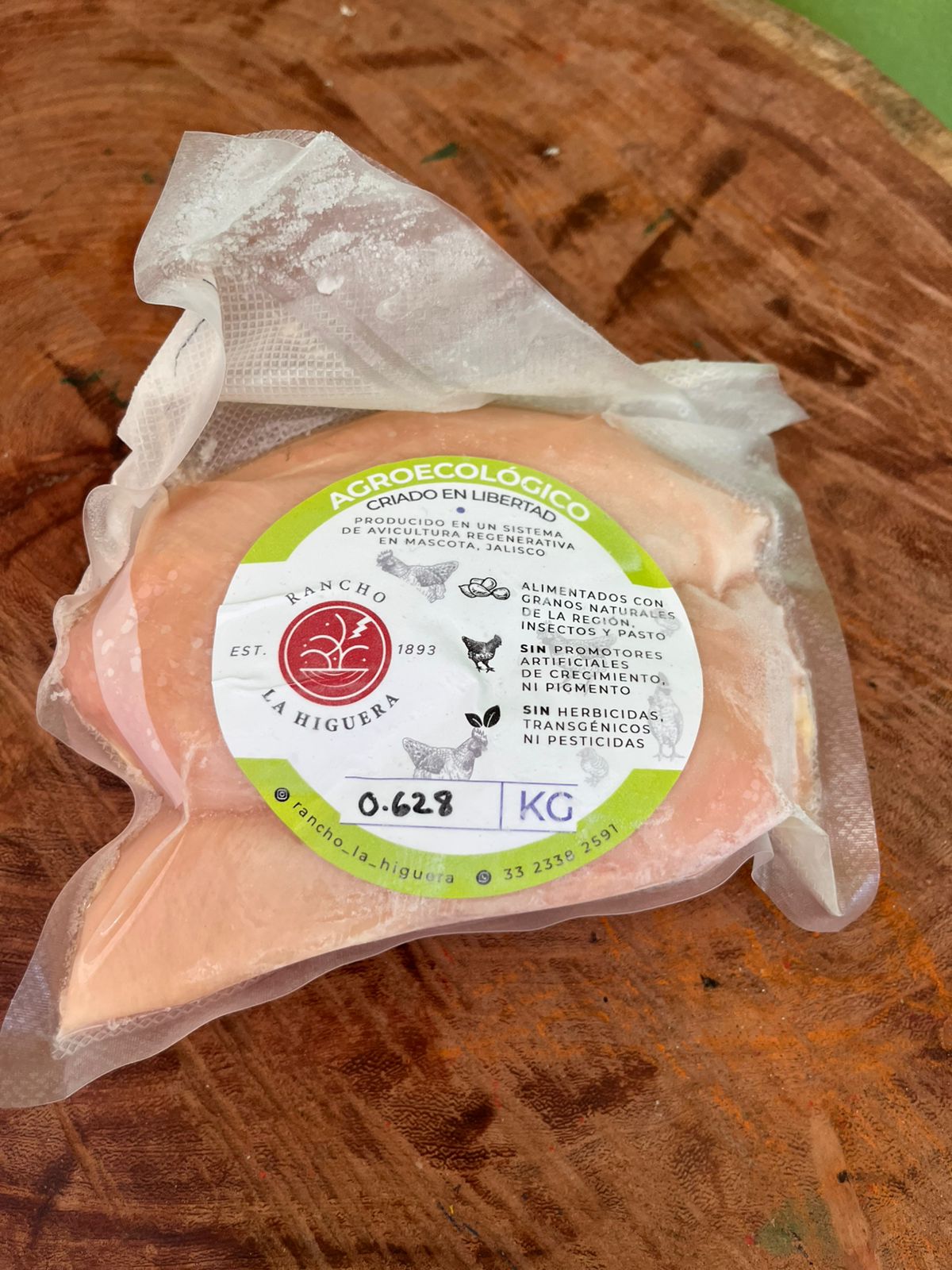 Organic Chicken Breast boneless / Pechuga de pollo sin  hueso 700-800 gr