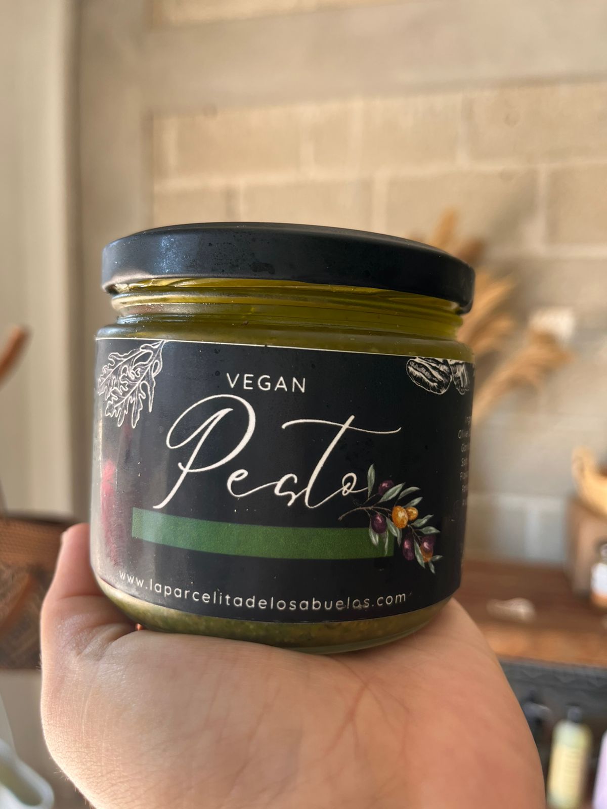 Vegan Pesto in Olive oil organic cold press. 