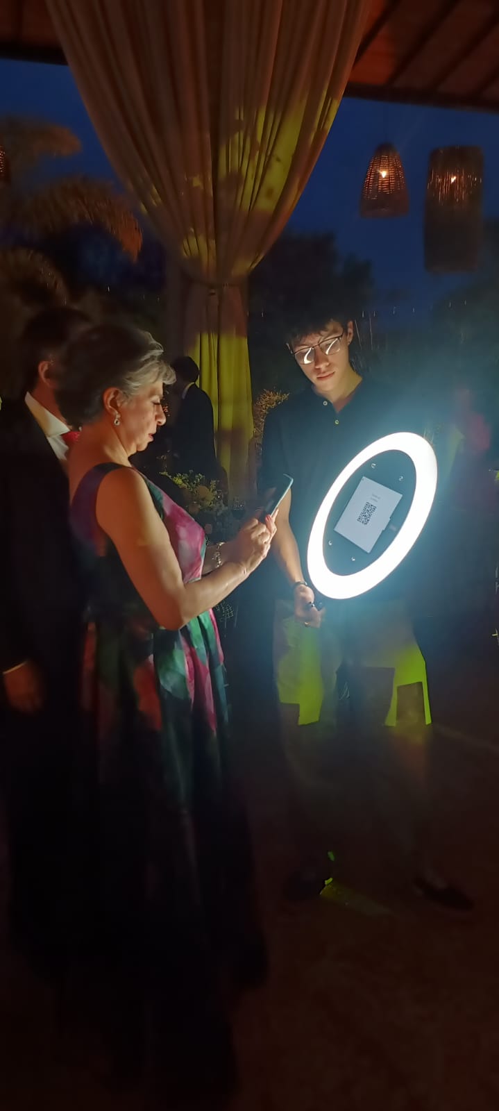 Apartado de fecha Selfie Ring