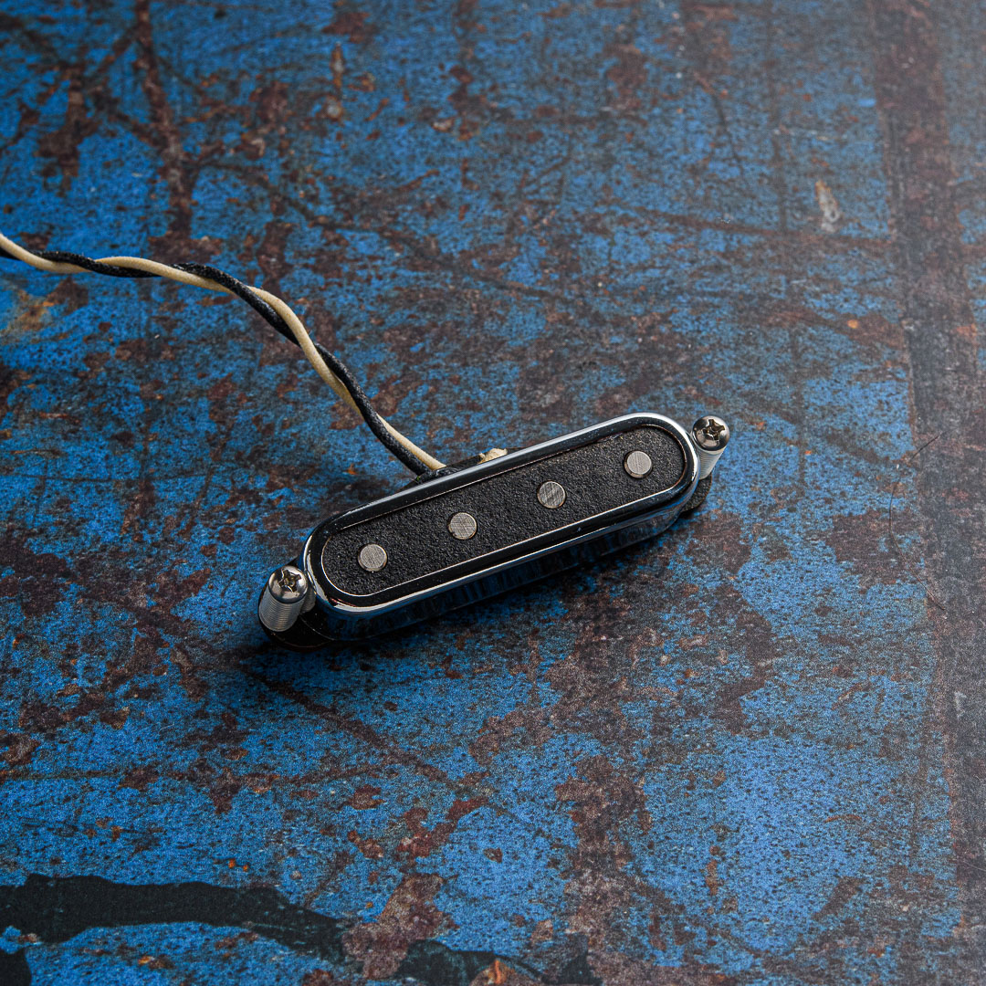 Mojo 4 Pole Musicmaster Bass Metal Cover